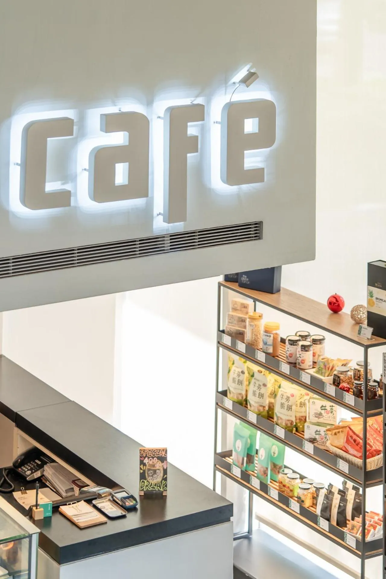 Food and drinks in The Place Tainan