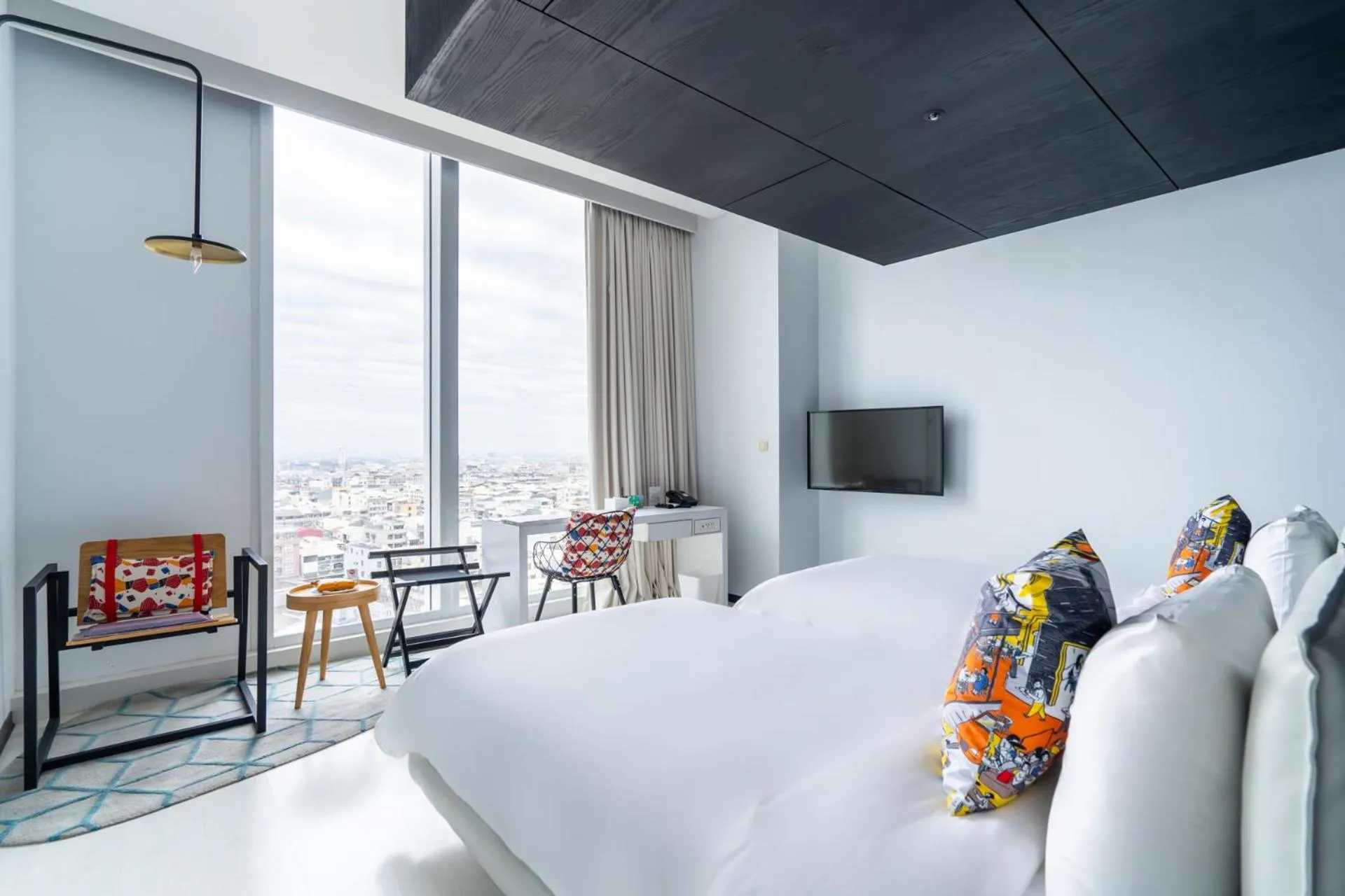 Bed in The Place Tainan