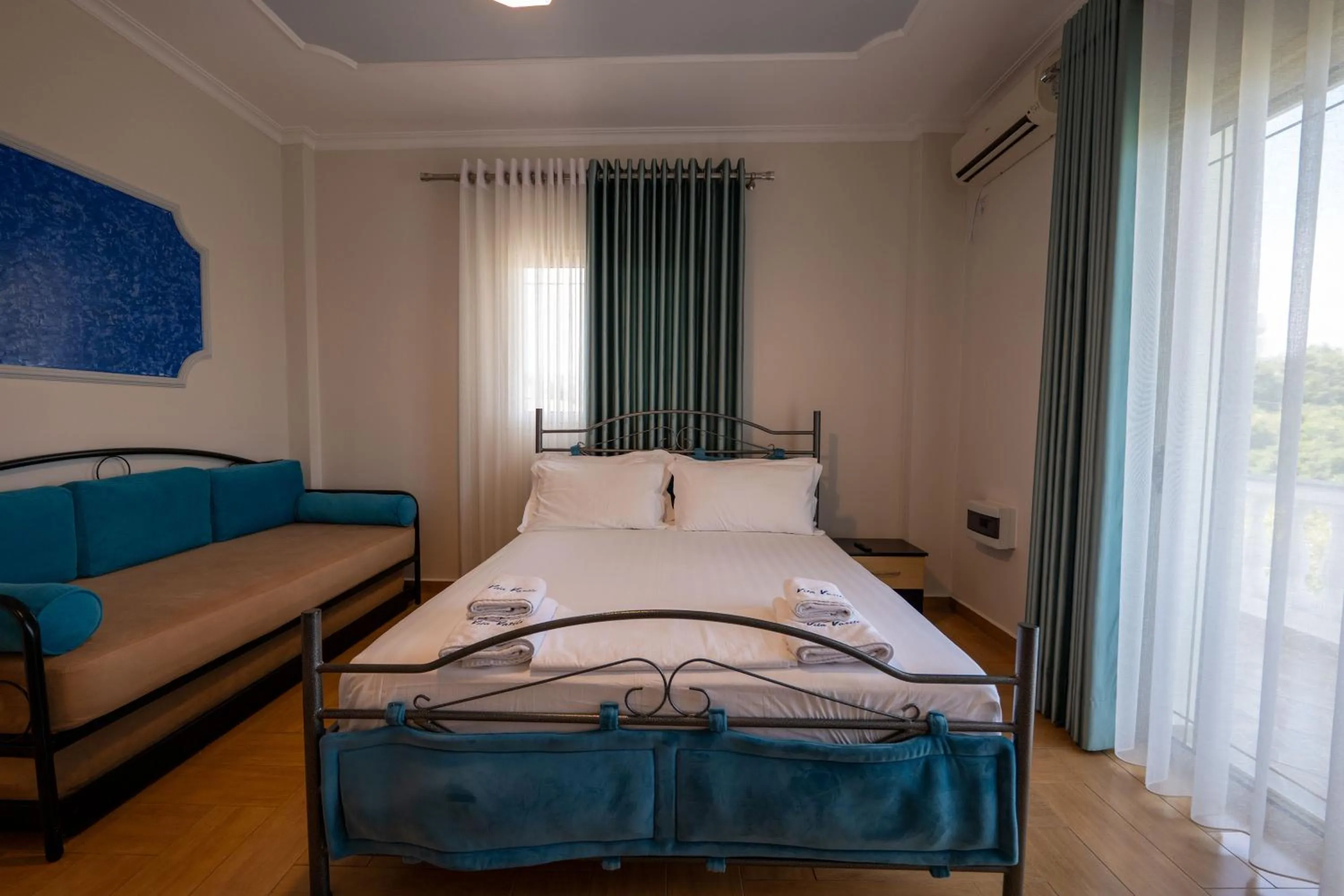 Photo of the whole room, Bed in Vila Vasili