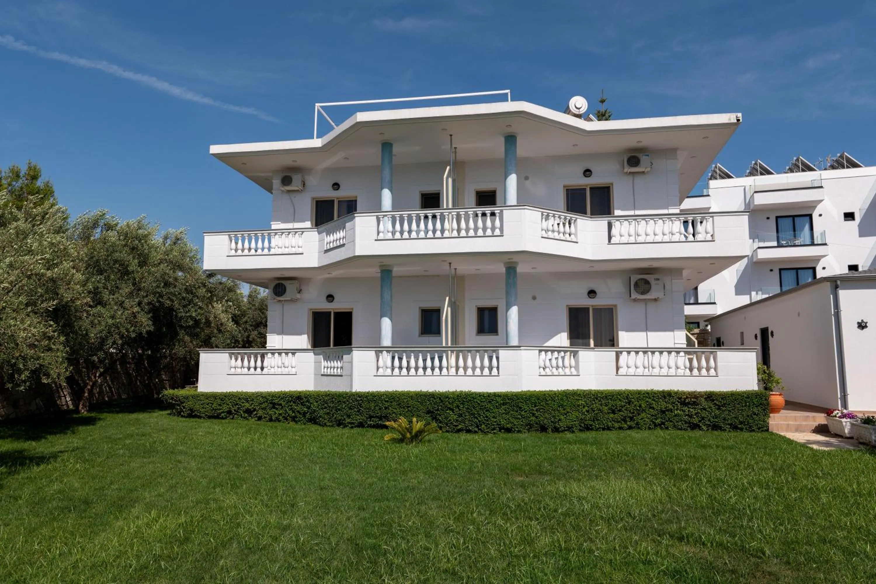 Property building in Vila Vasili