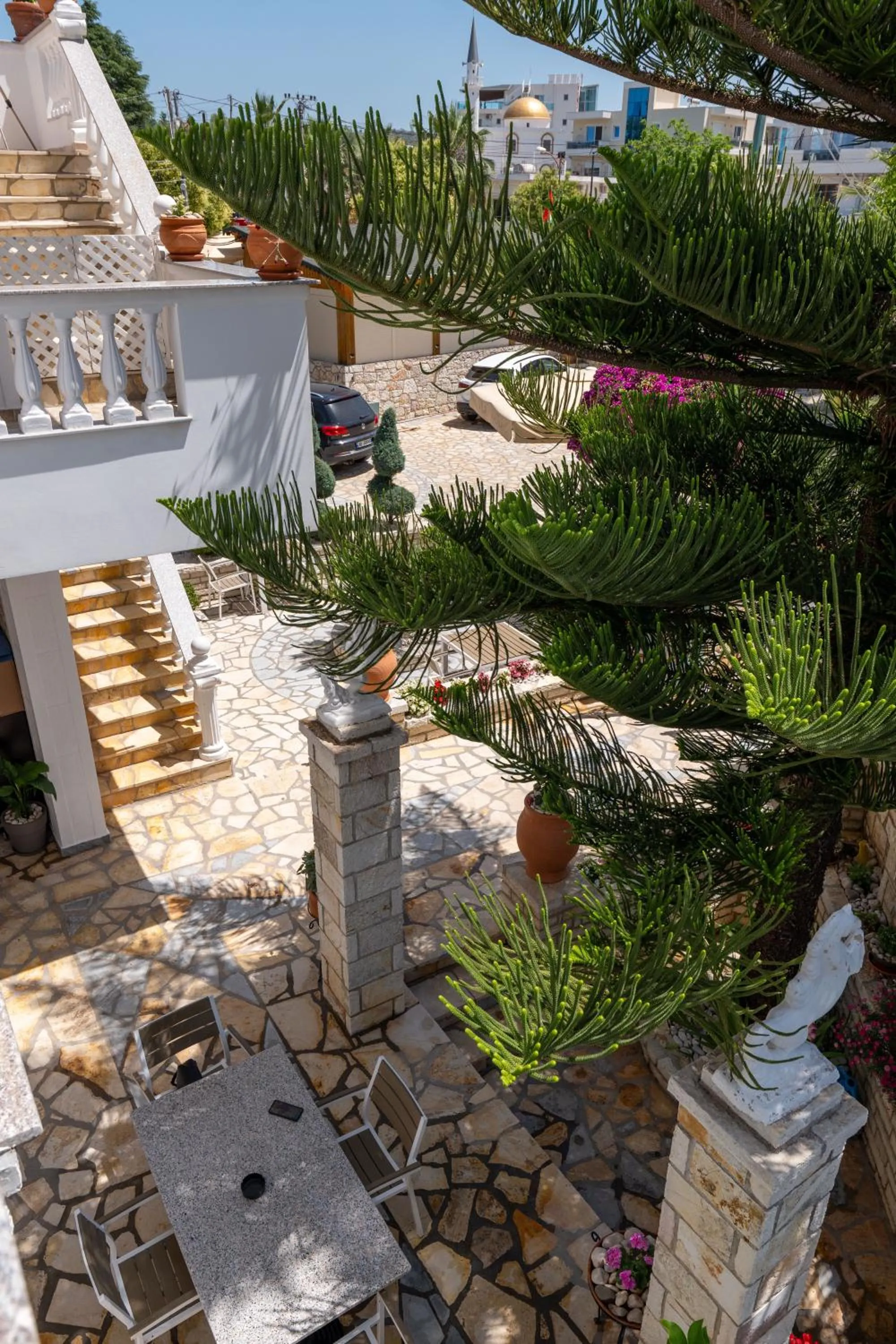 Property building in Vila Vasili