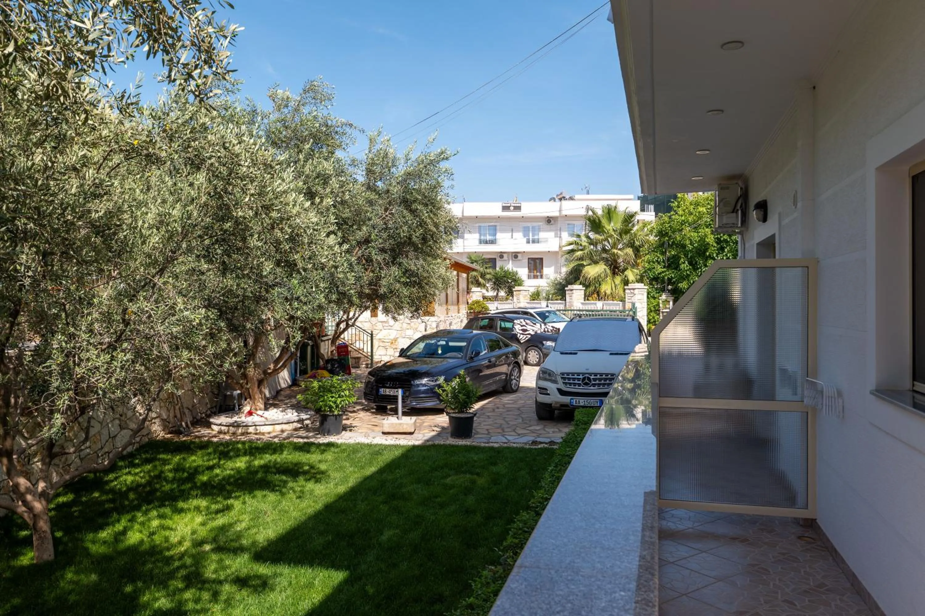 Property building in Vila Vasili