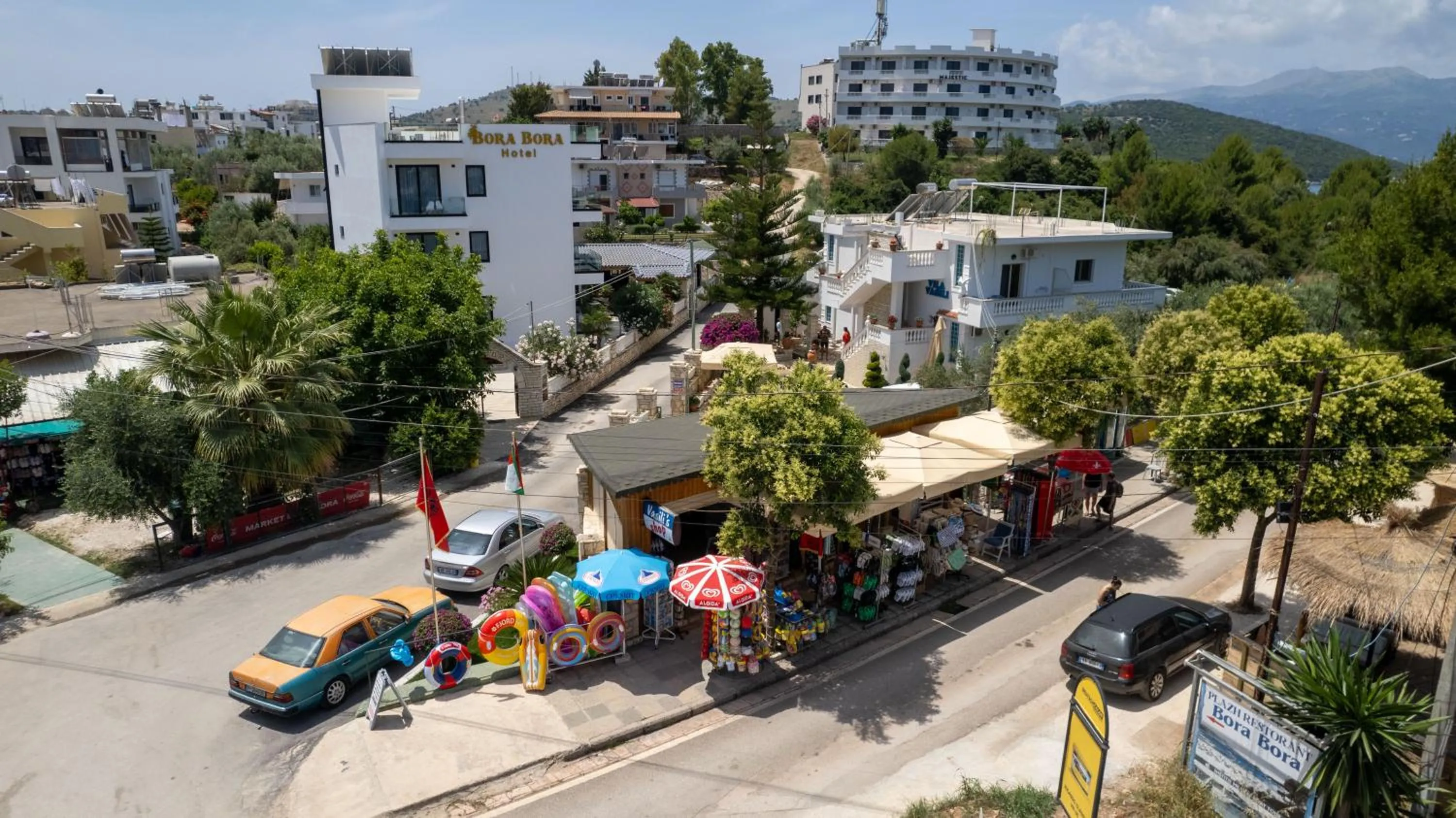 Property building in Vila Vasili