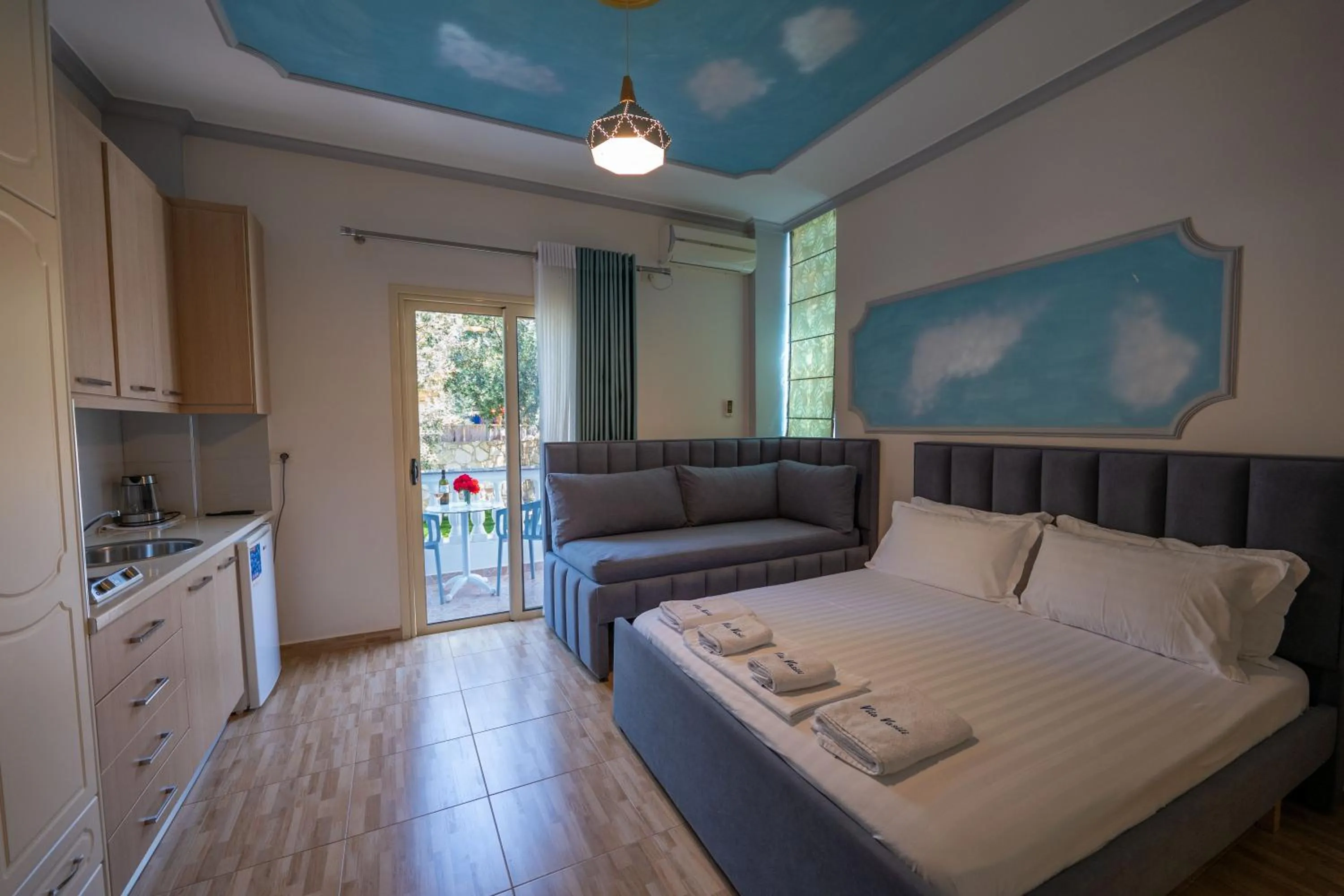 Kitchen or kitchenette, Bed in Vila Vasili