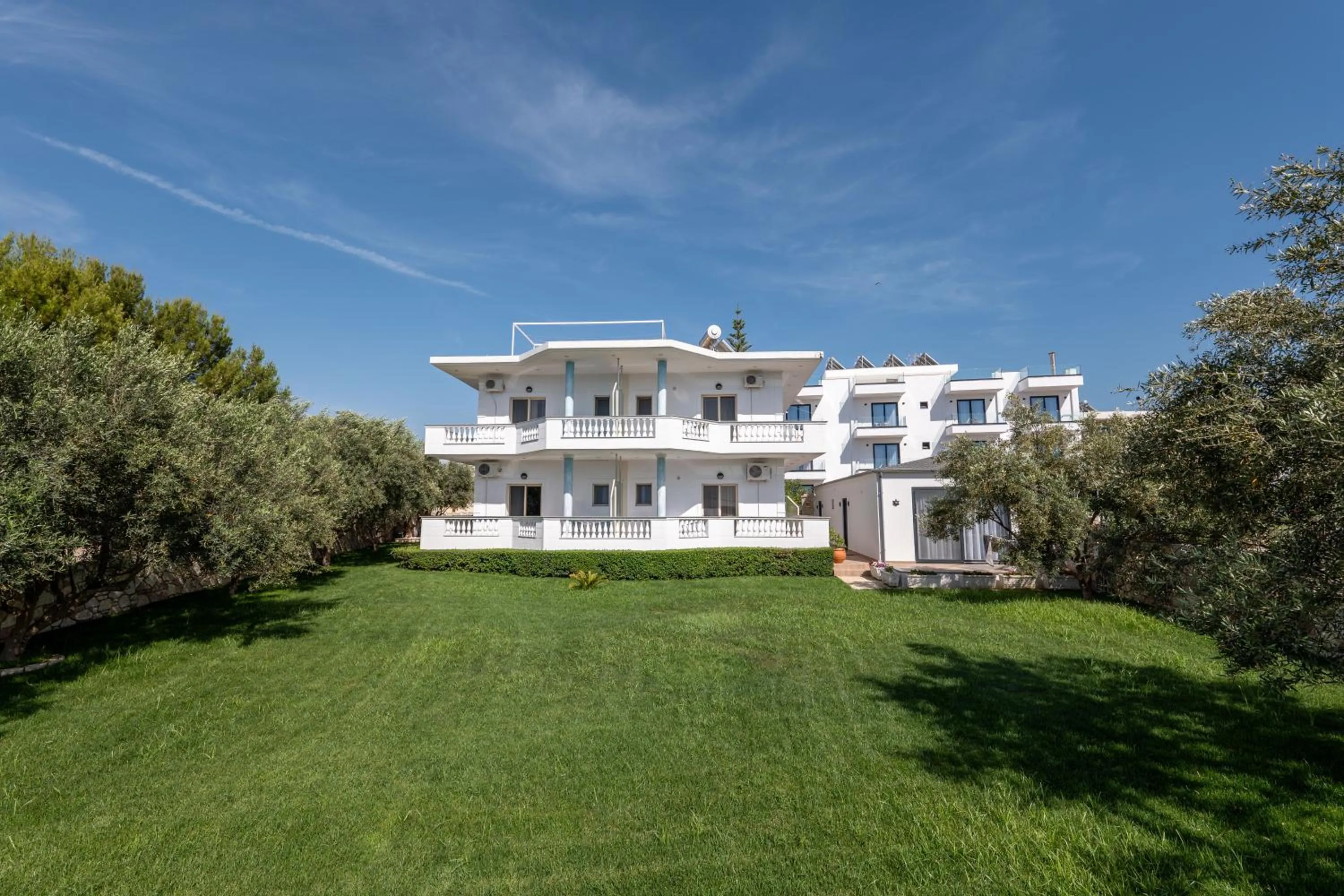 Property building in Vila Vasili