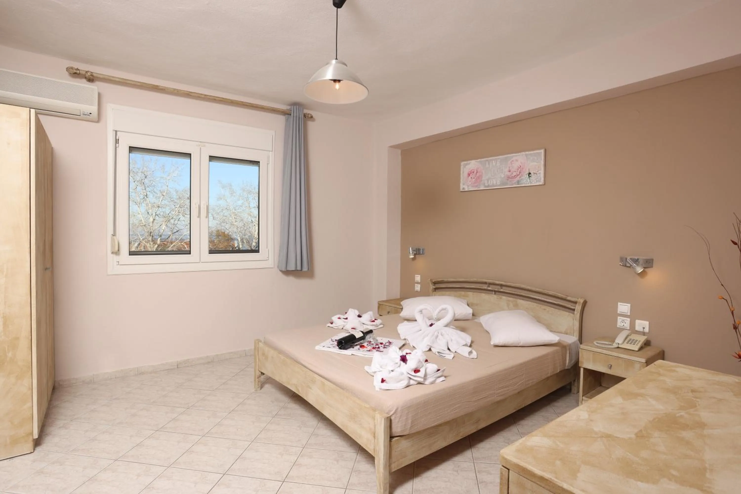 Photo of the whole room in Summer Dream Hotel