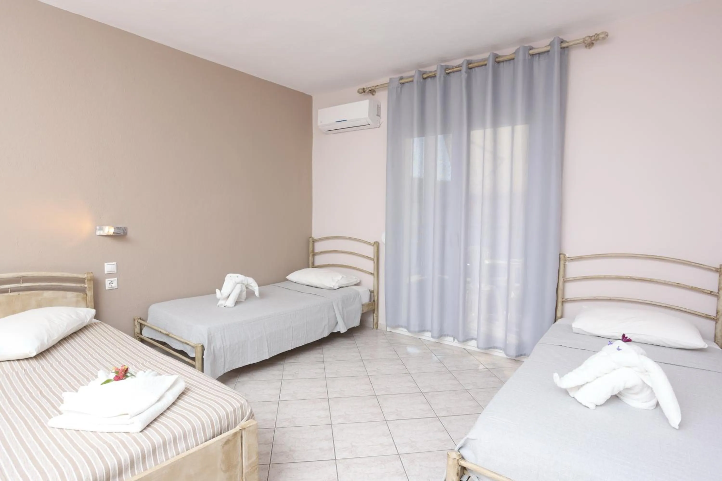 Photo of the whole room in Summer Dream Hotel