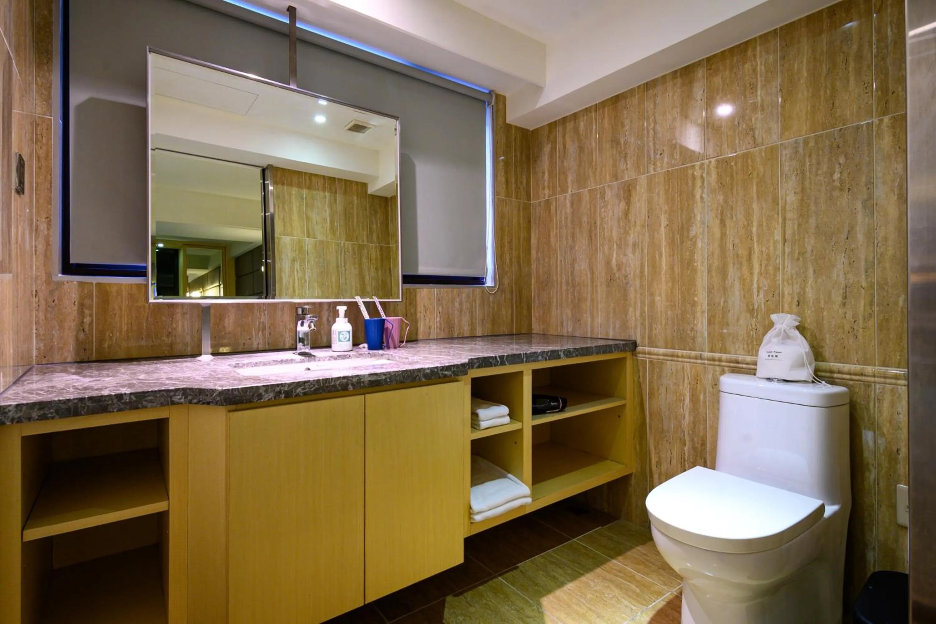 Toilet in Olah Poshtel Taichung Wenxin