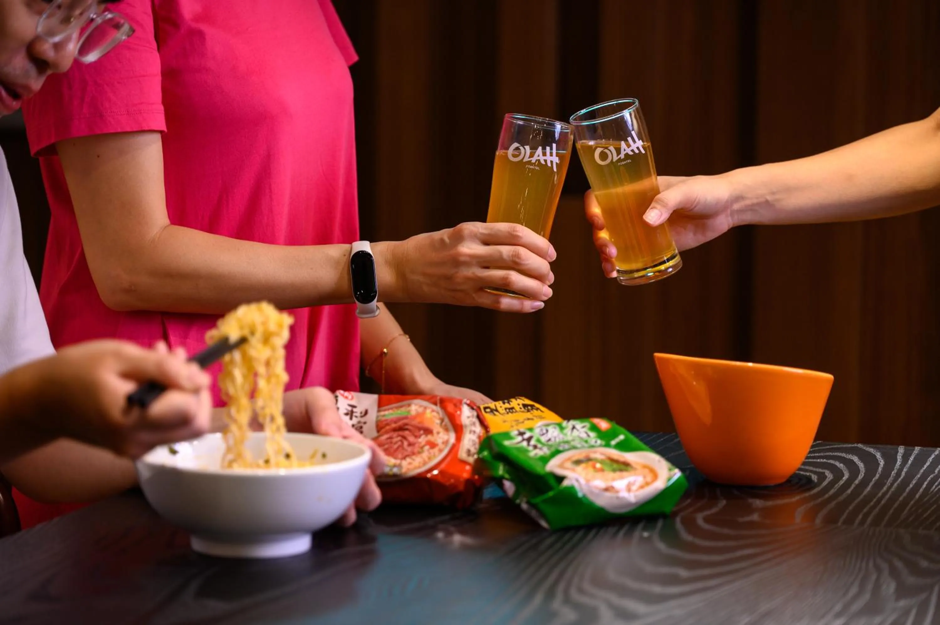 Communal lounge/ TV room in Olah Poshtel Taichung Wenxin