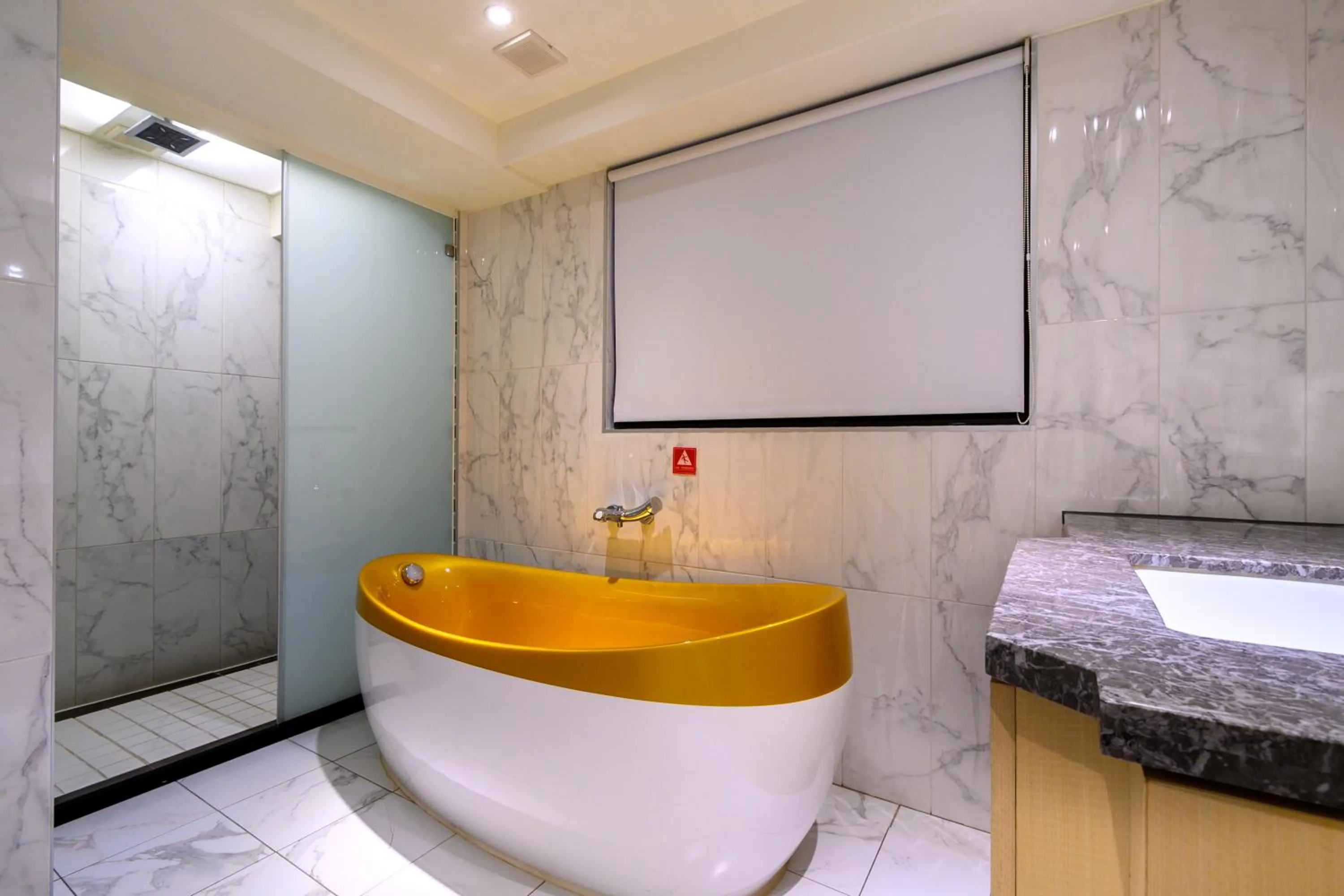 Bath in Olah Poshtel Taichung Wenxin