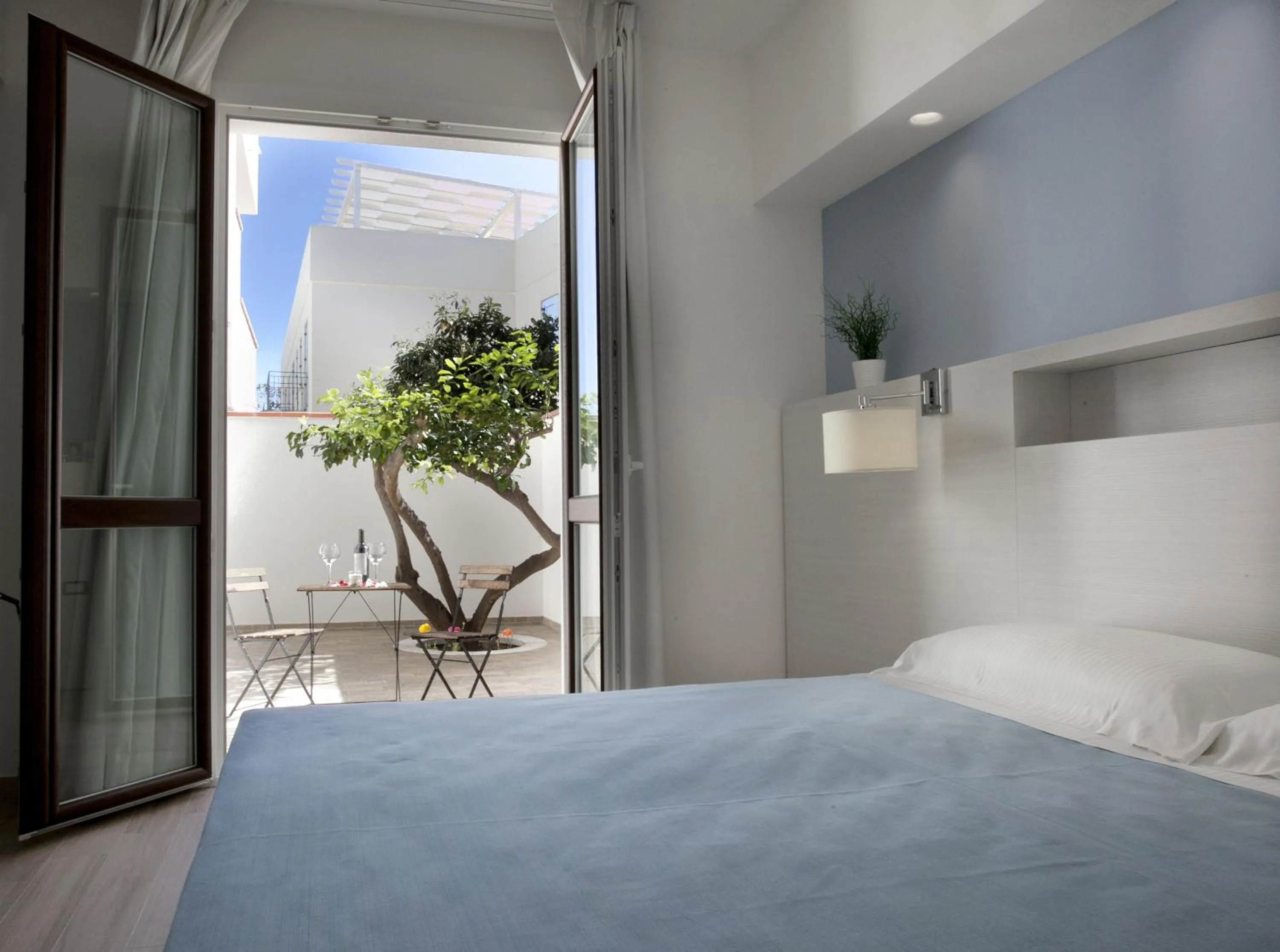 Photo of the whole room, Bed in Hotel Perla Gaia