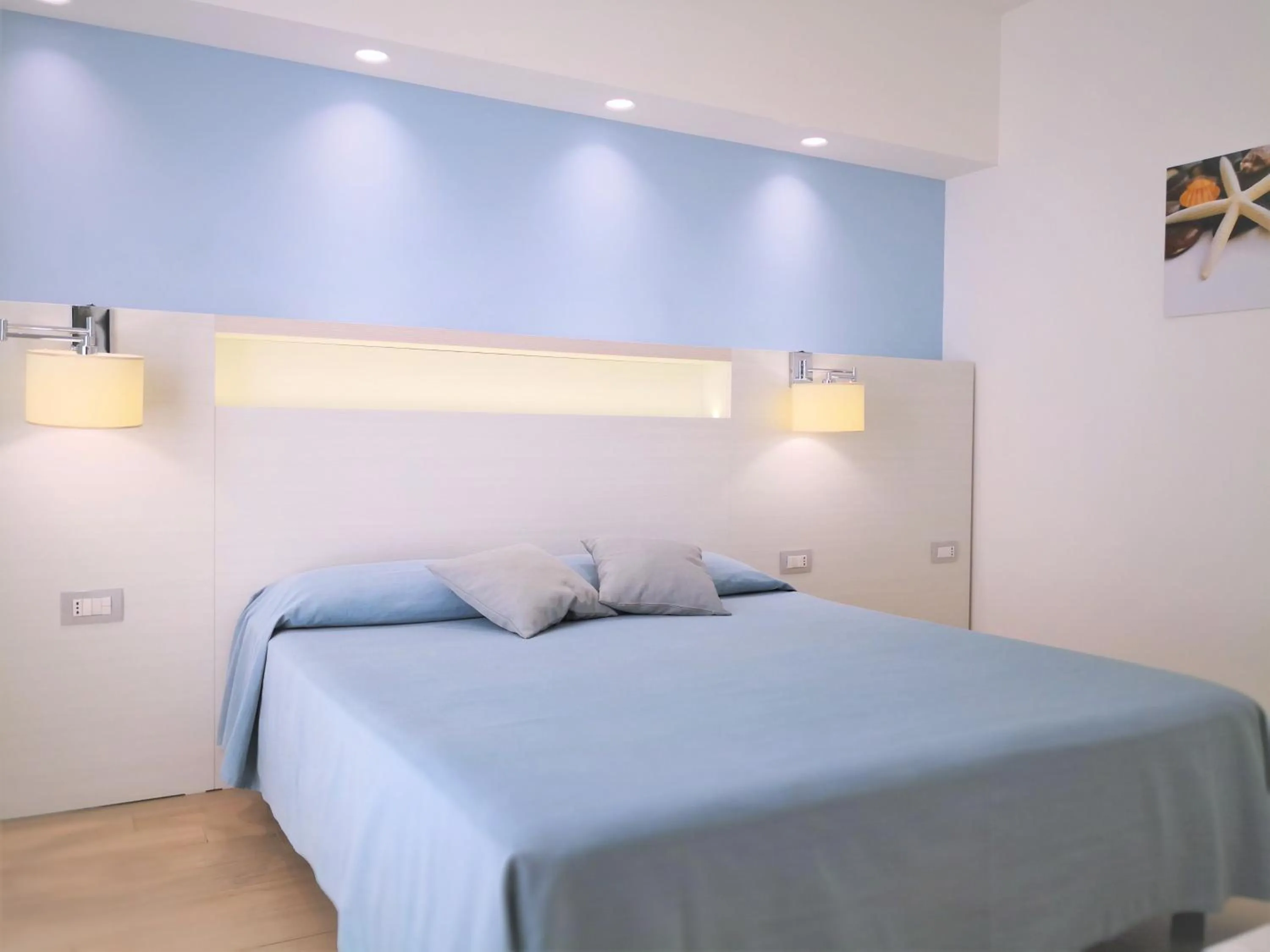 Photo of the whole room, Bed in Hotel Perla Gaia