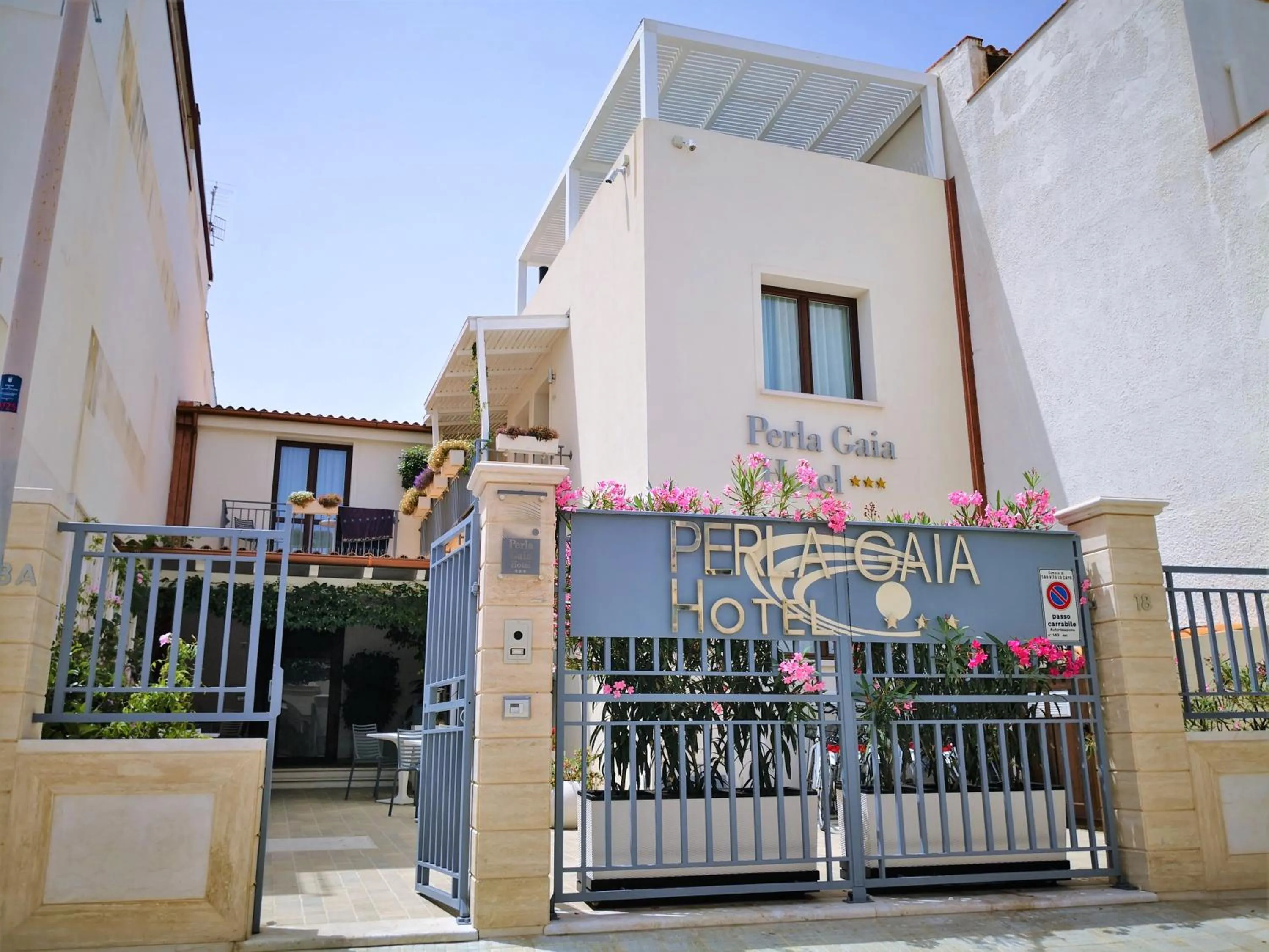 Property building in Hotel Perla Gaia