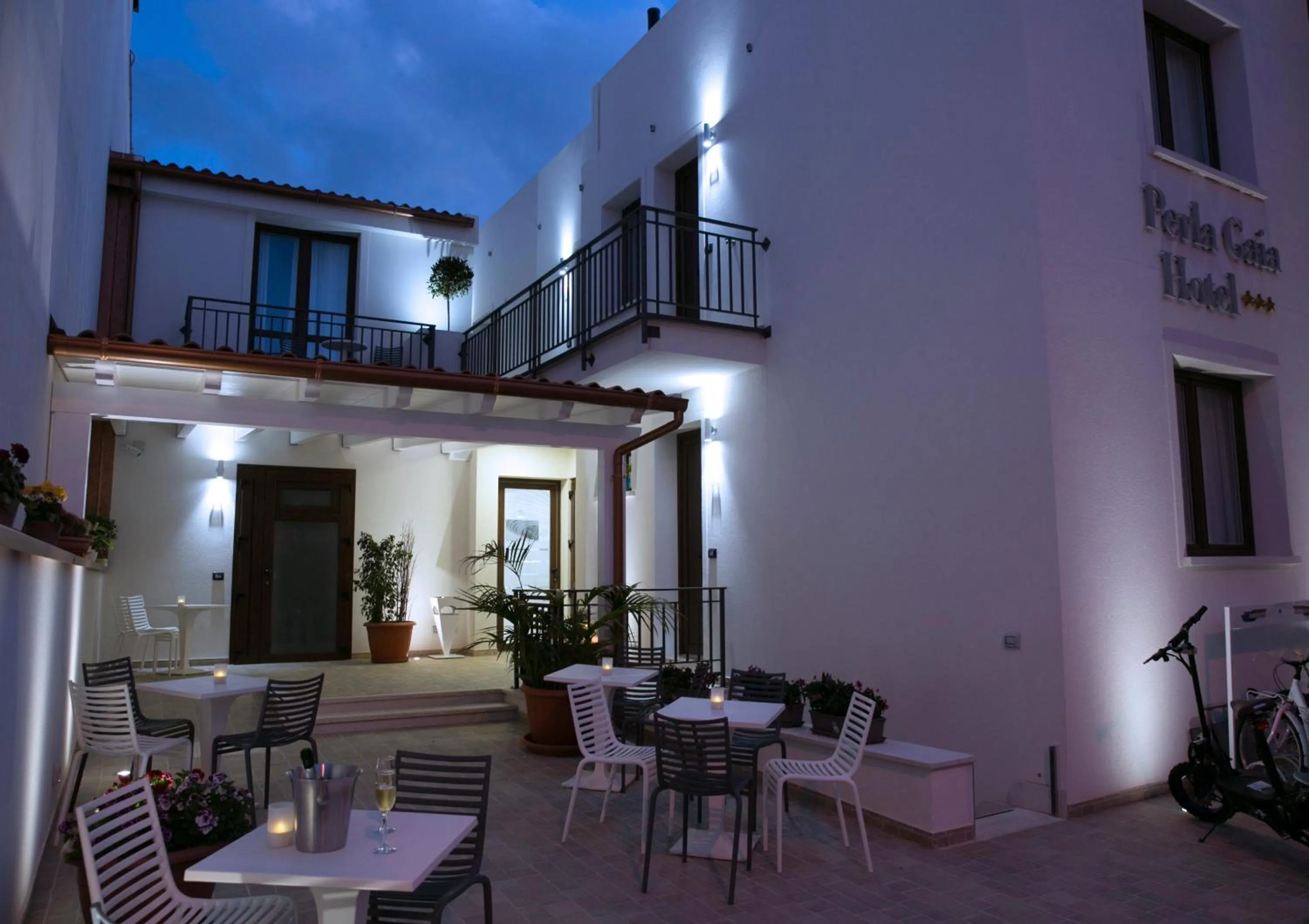 Facade/entrance in Hotel Perla Gaia