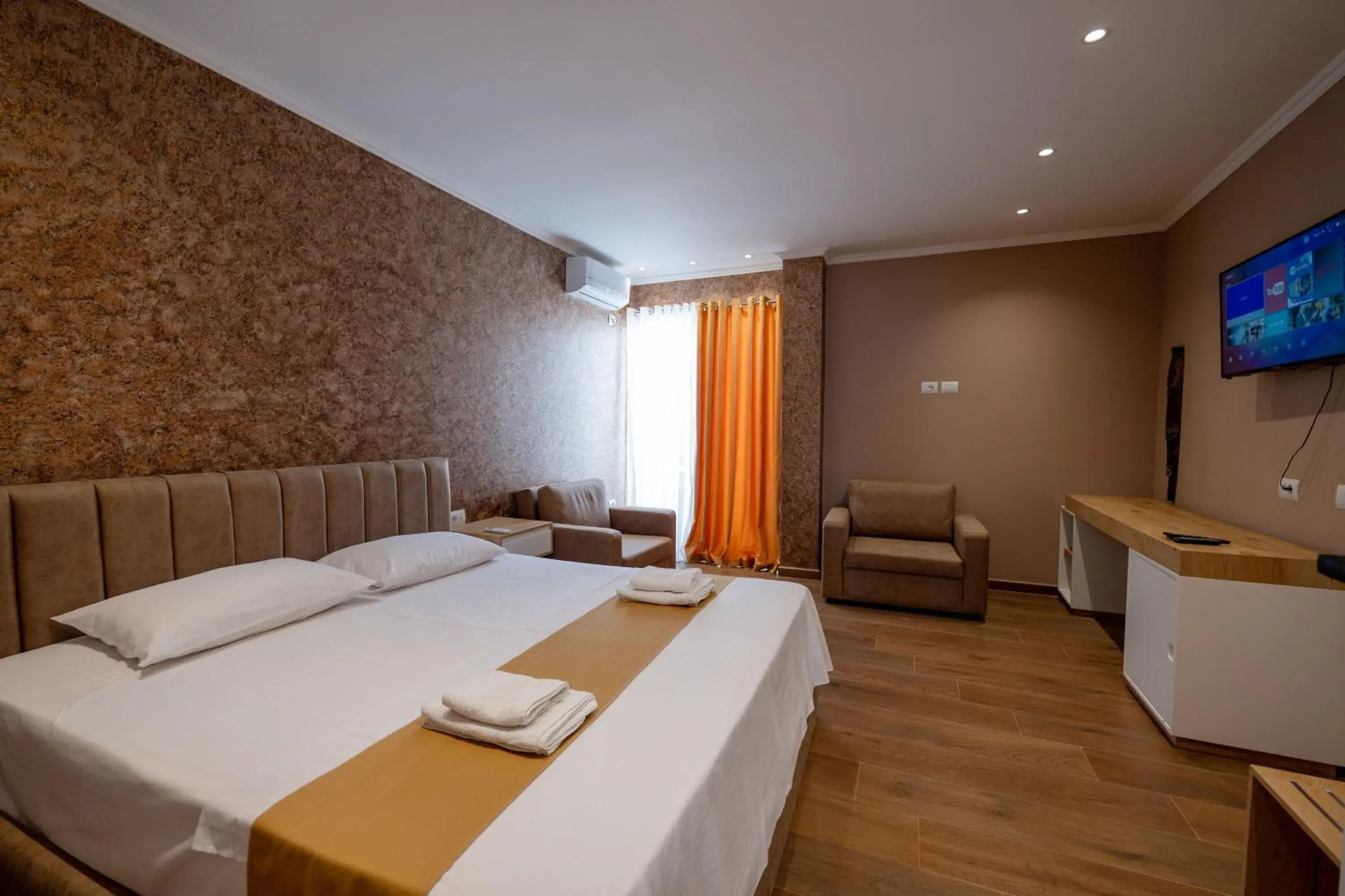 Triple Room with Balcony in Lider Hotel Triple Room with Balcony in Lider Hotel