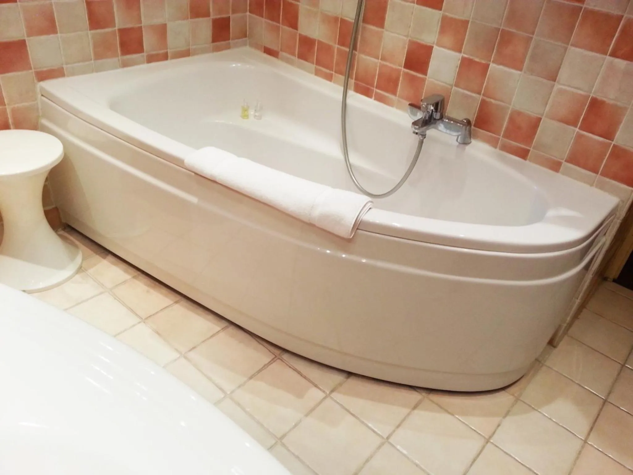 Bathroom in Hôtel Les Palmiers