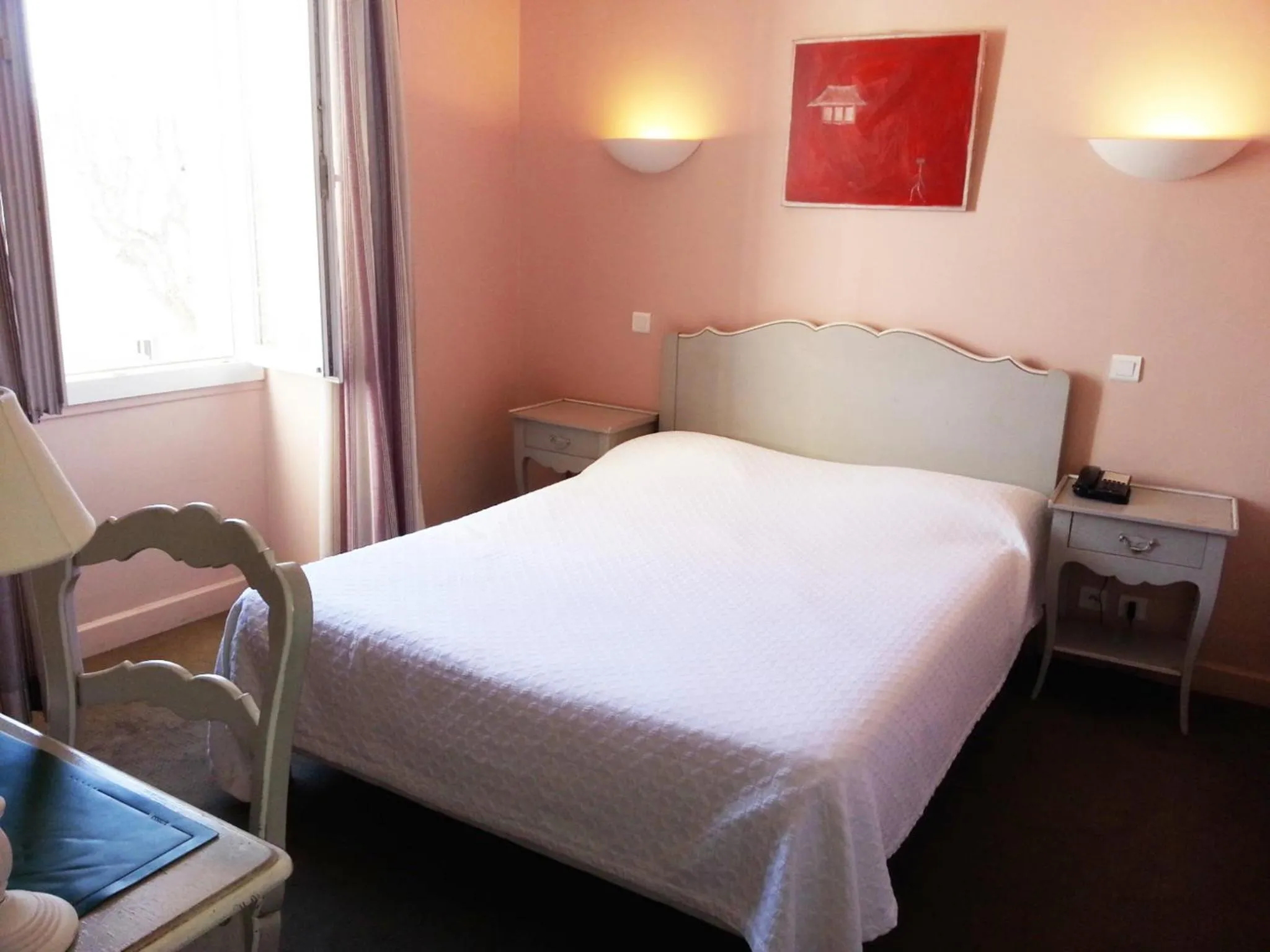 Bedroom, Bed in Hôtel Les Palmiers