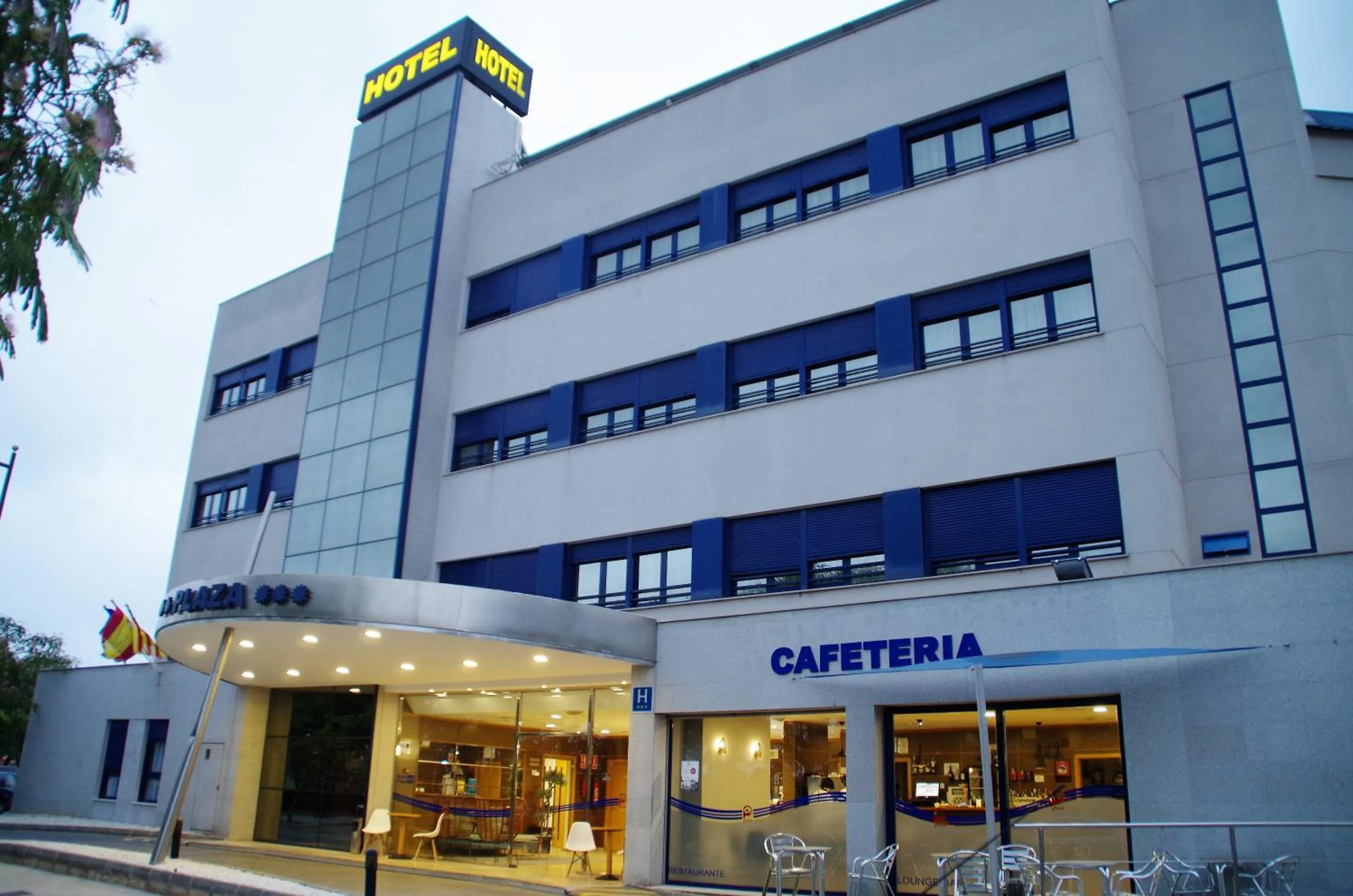 Property building in Plaza Alaquas