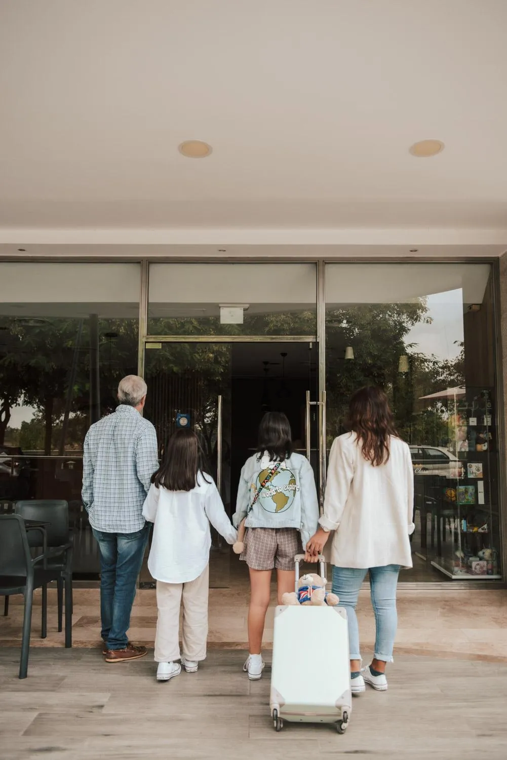 Family in Plaza Alaquas