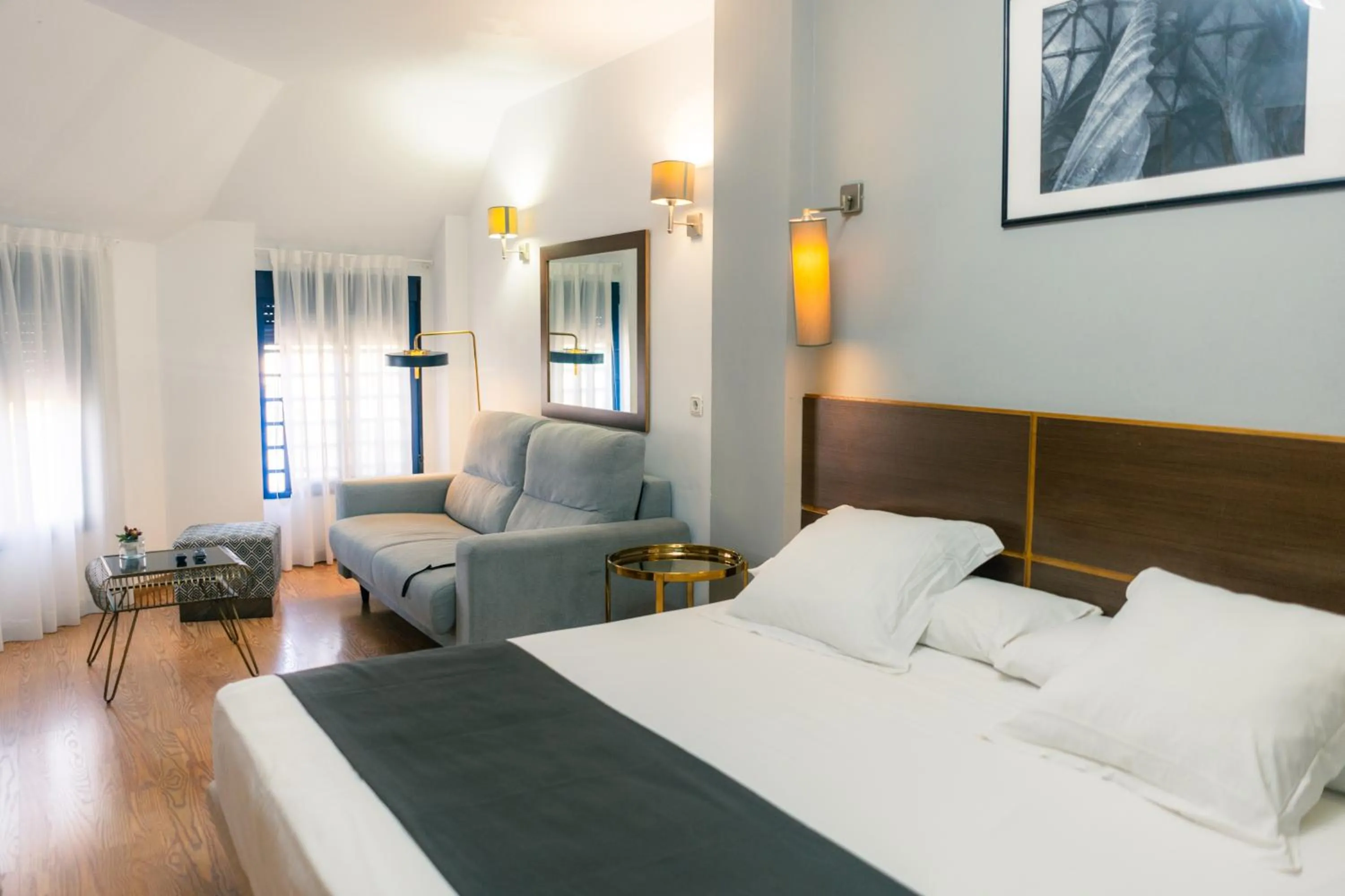 Photo of the whole room, Bed in Plaza Alaquas