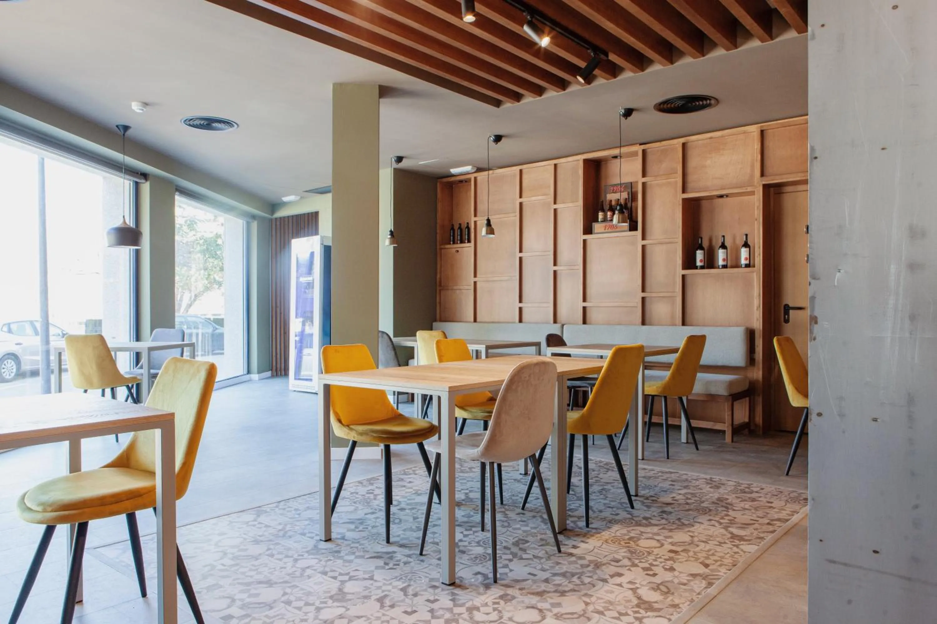 Restaurant/places to eat in Plaza Alaquas