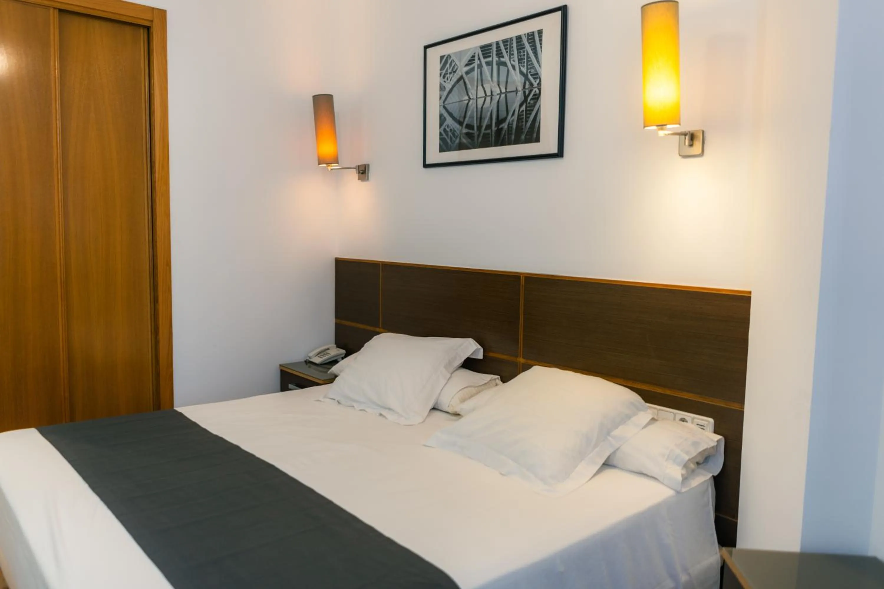 Photo of the whole room, Bed in Plaza Alaquas