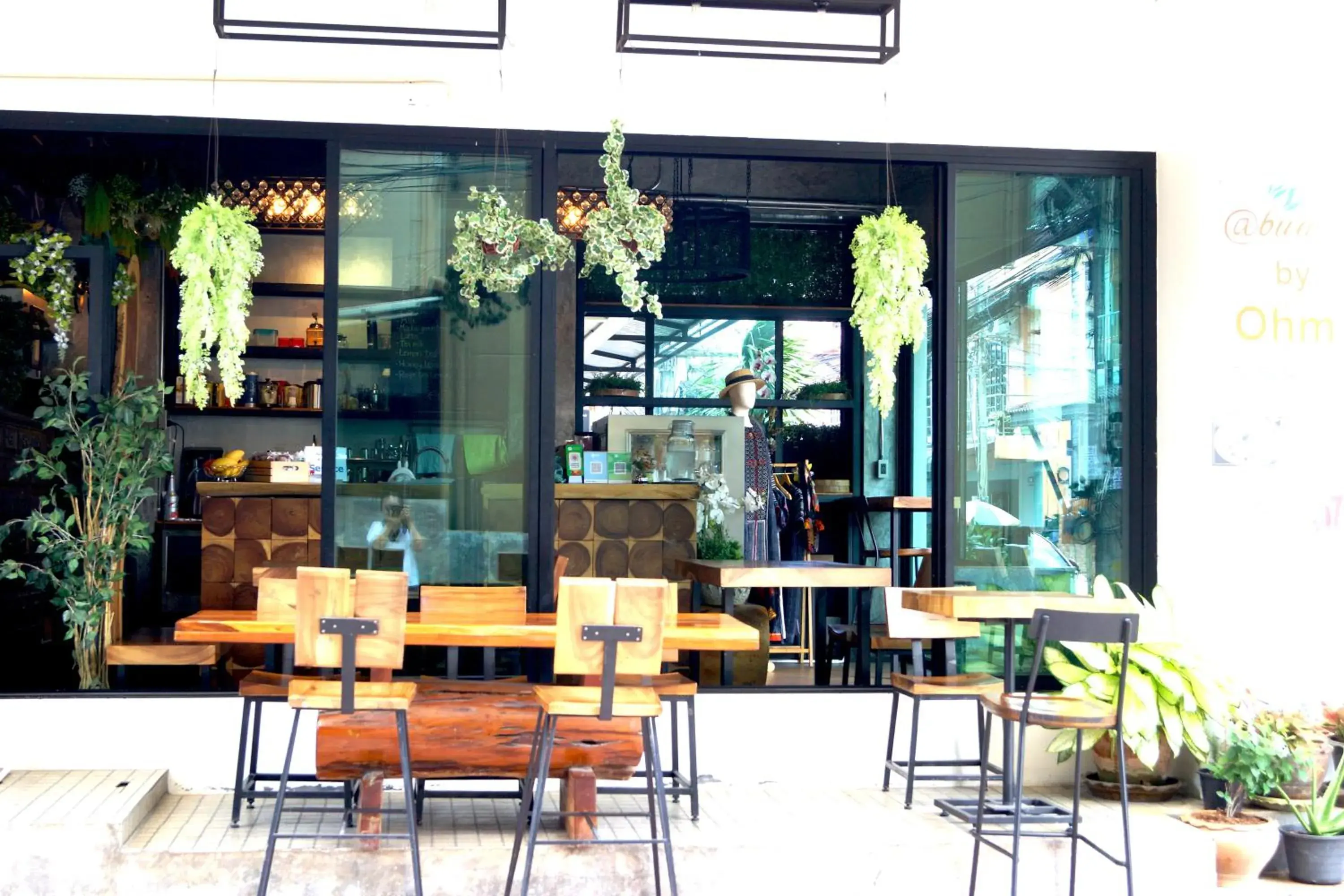 Restaurant/places to eat in Buasri By Ohm Restaurant/places to eat in Buasri By Ohm