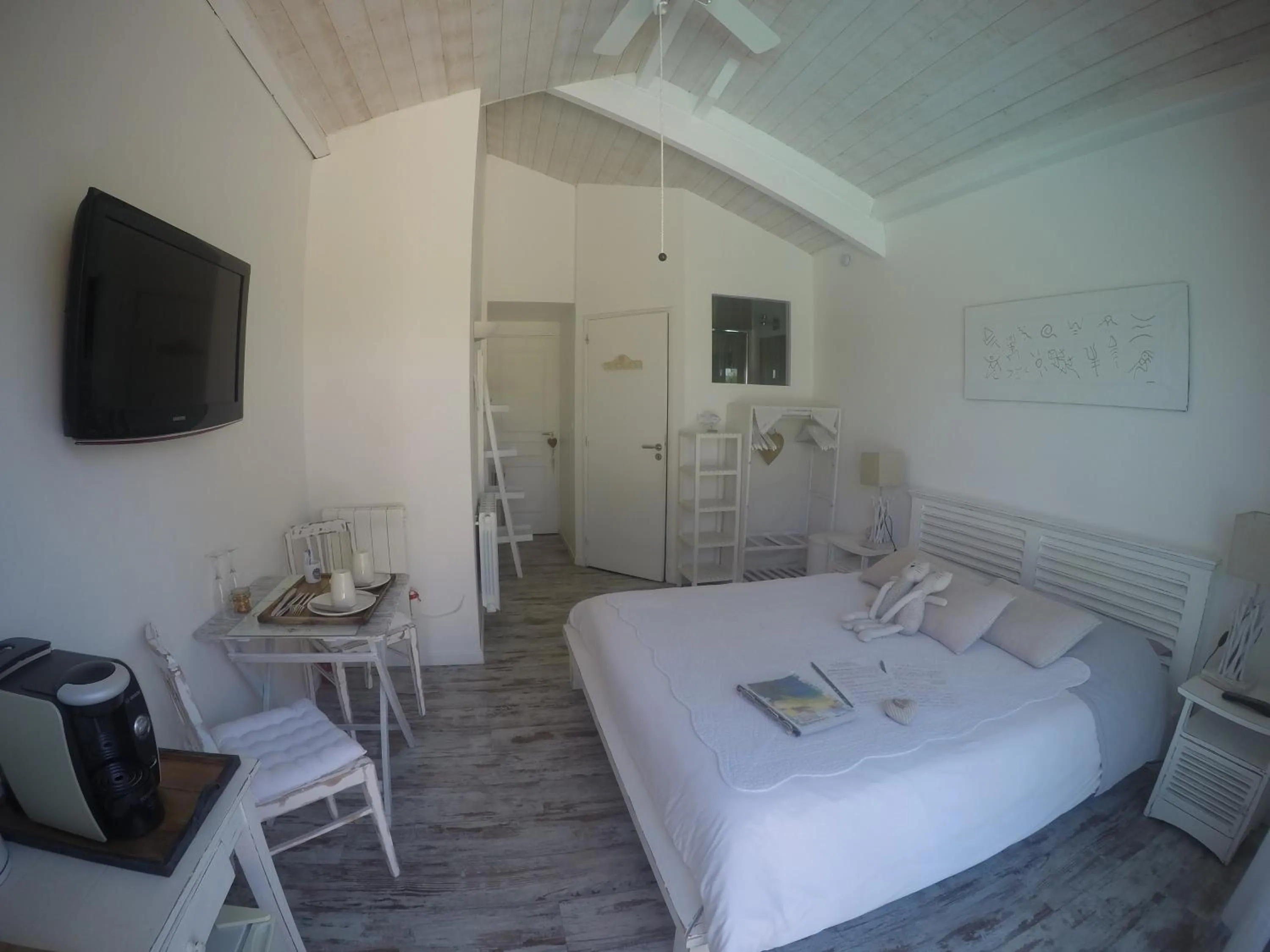 Bed in Villa Saint Barth