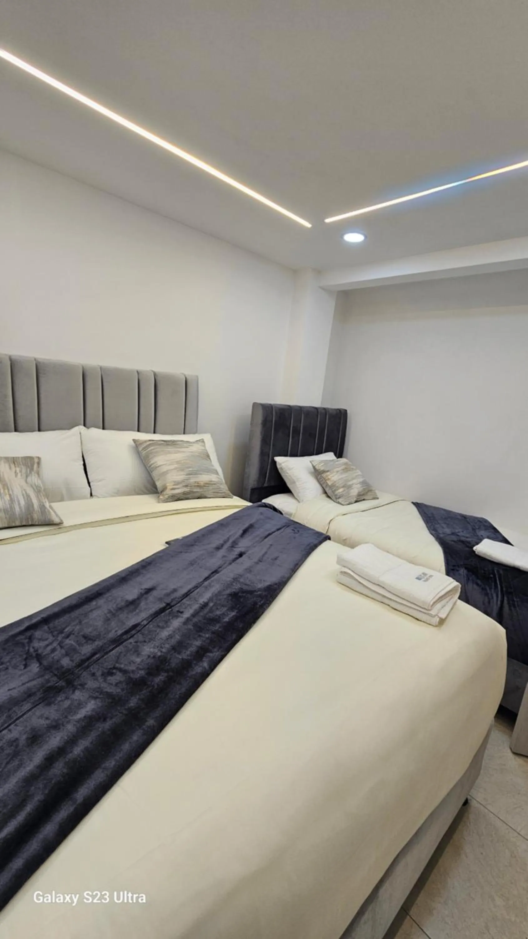 Bed in Hotel West Inn