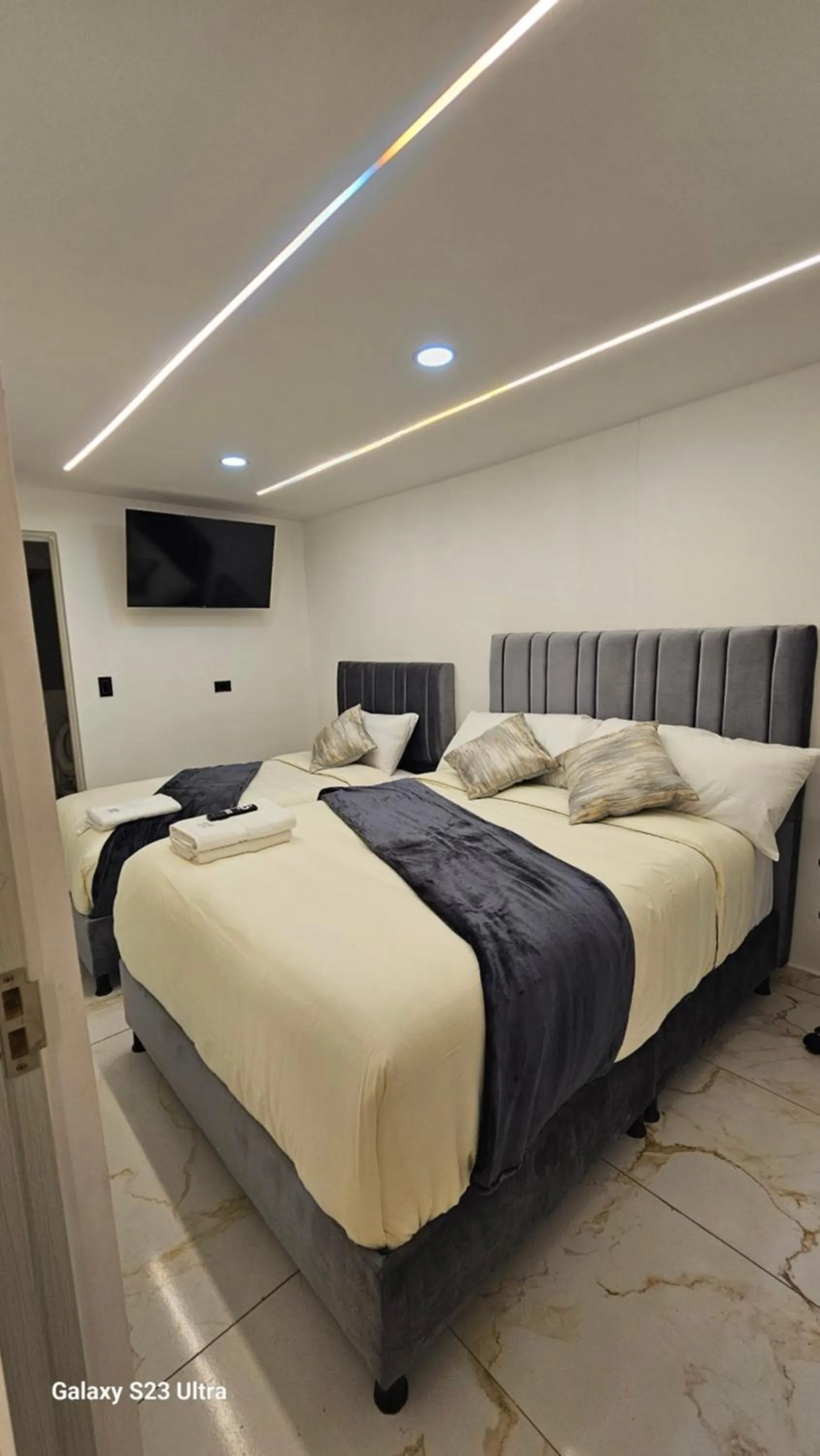 Bed in Hotel West Inn