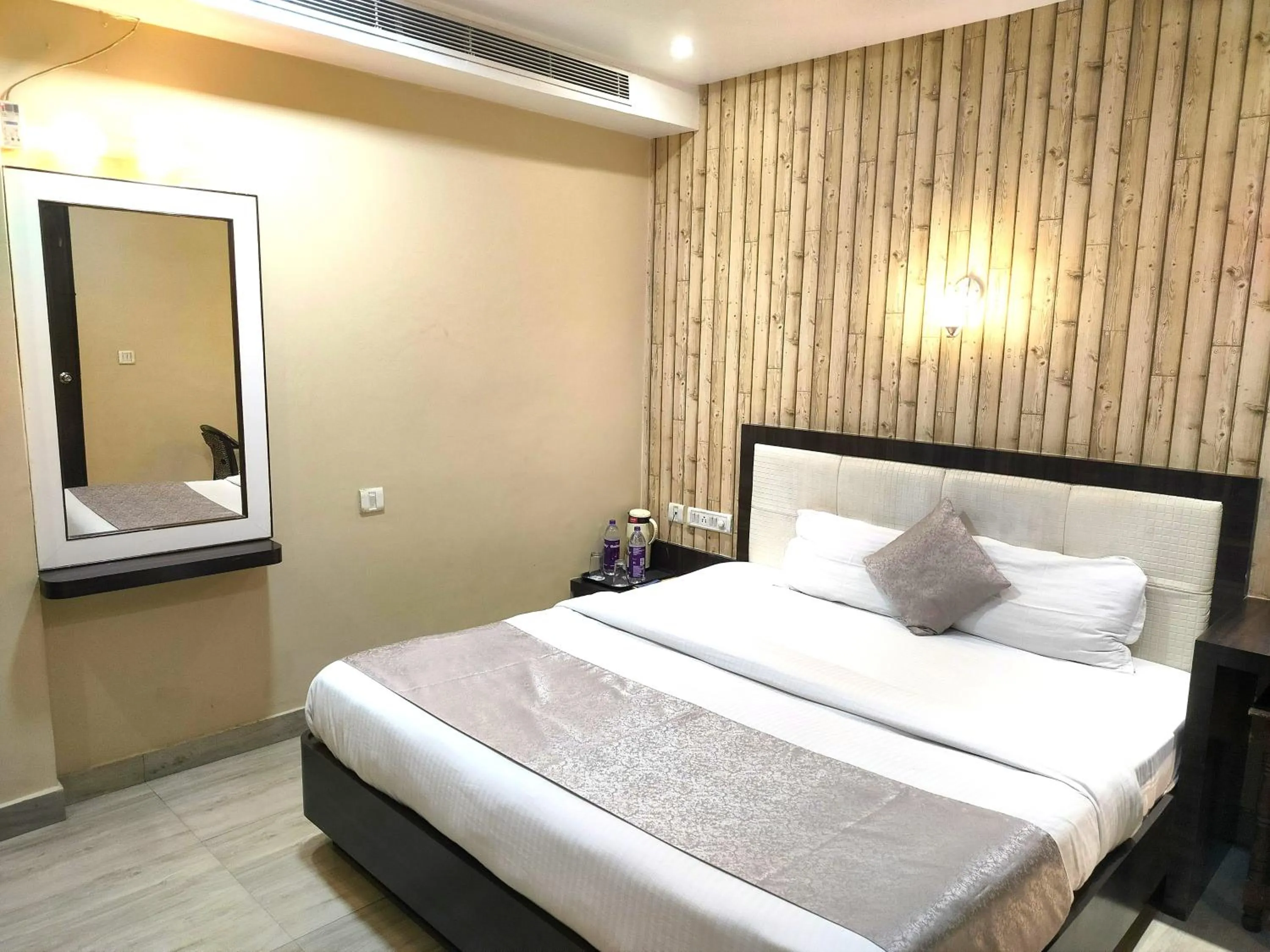 Photo of the whole room, Bed in Royal Guest House