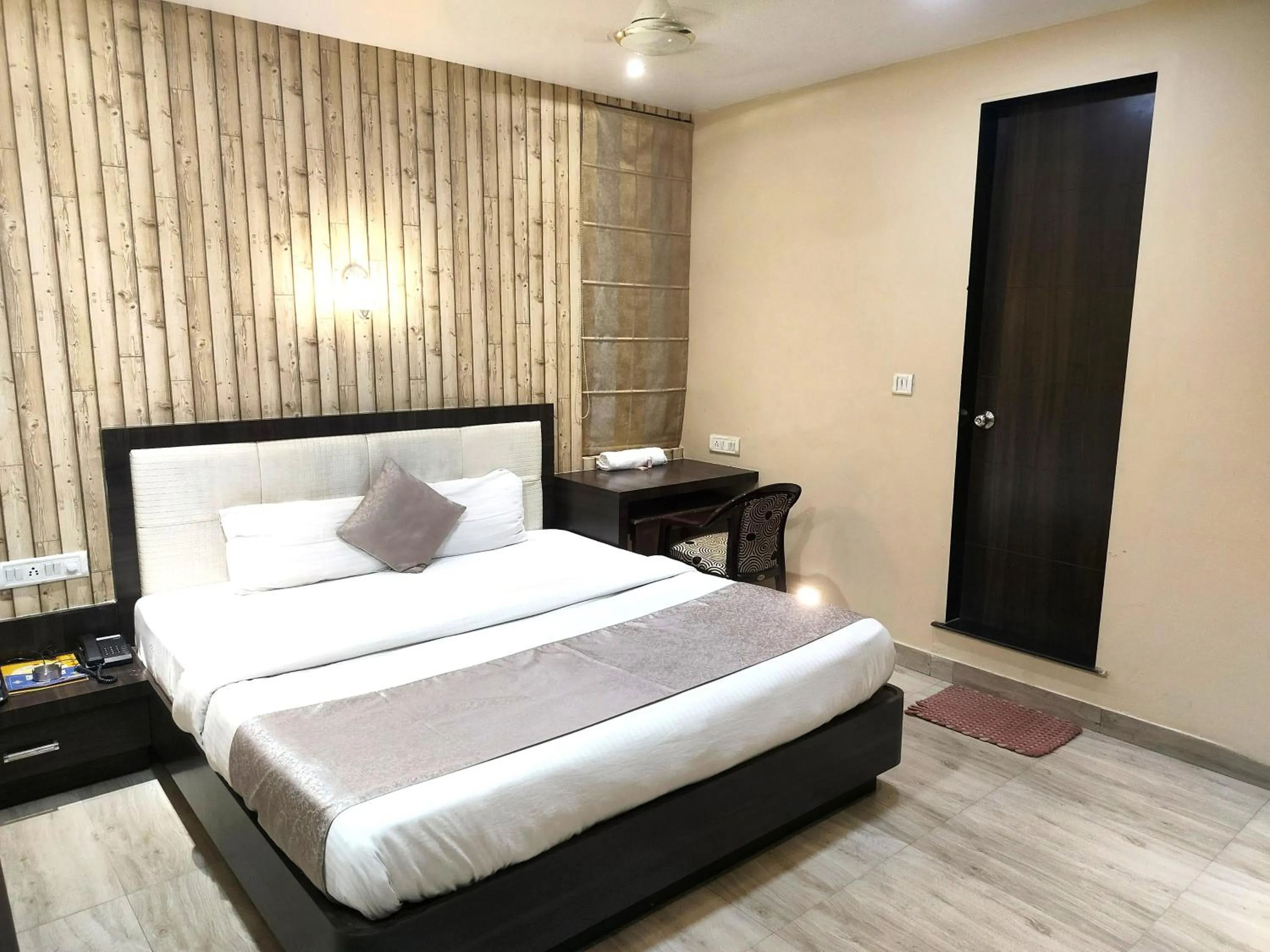 Photo of the whole room, Bed in Royal Guest House