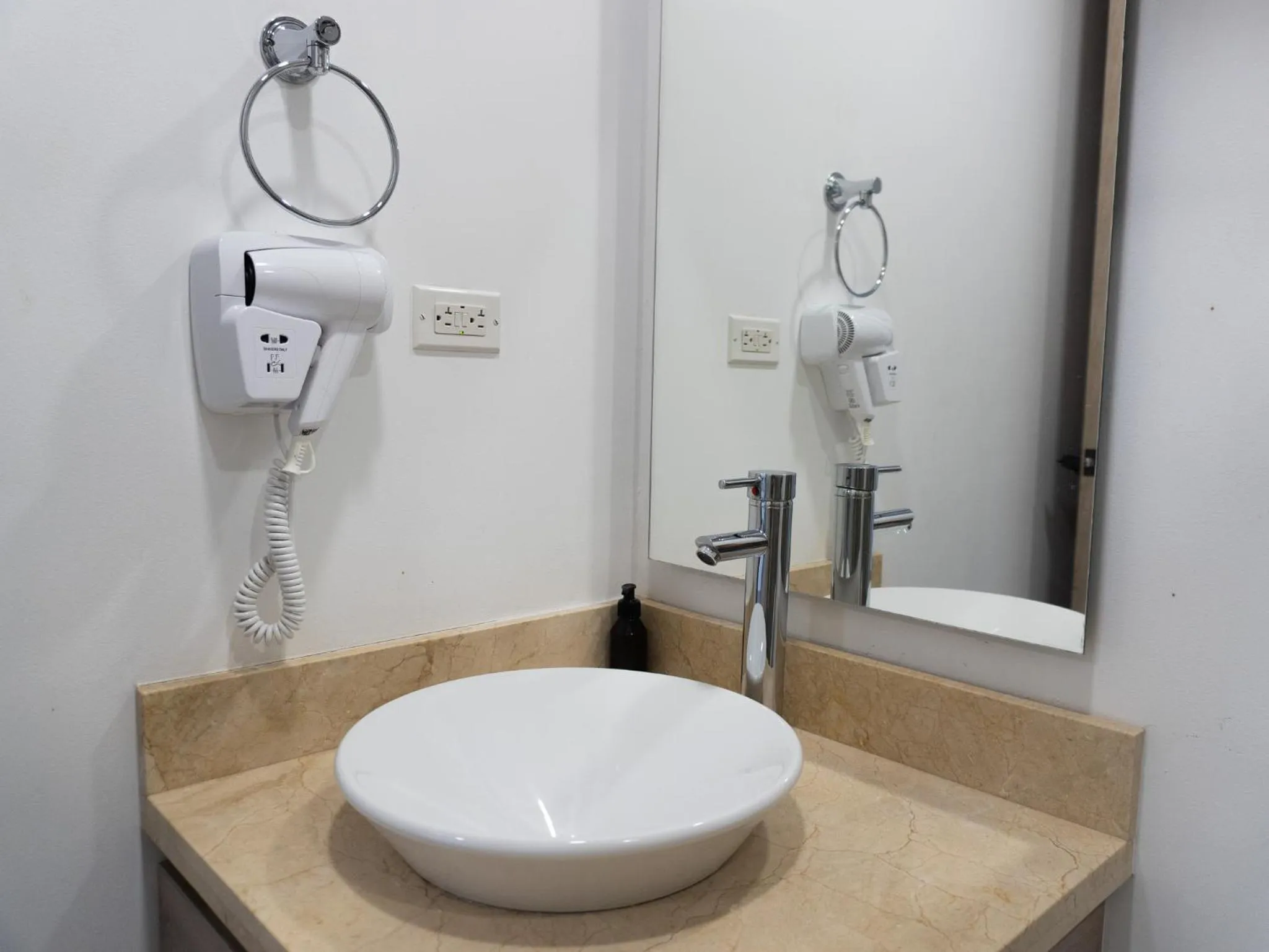 Bathroom in Hotel Molinos Plaza