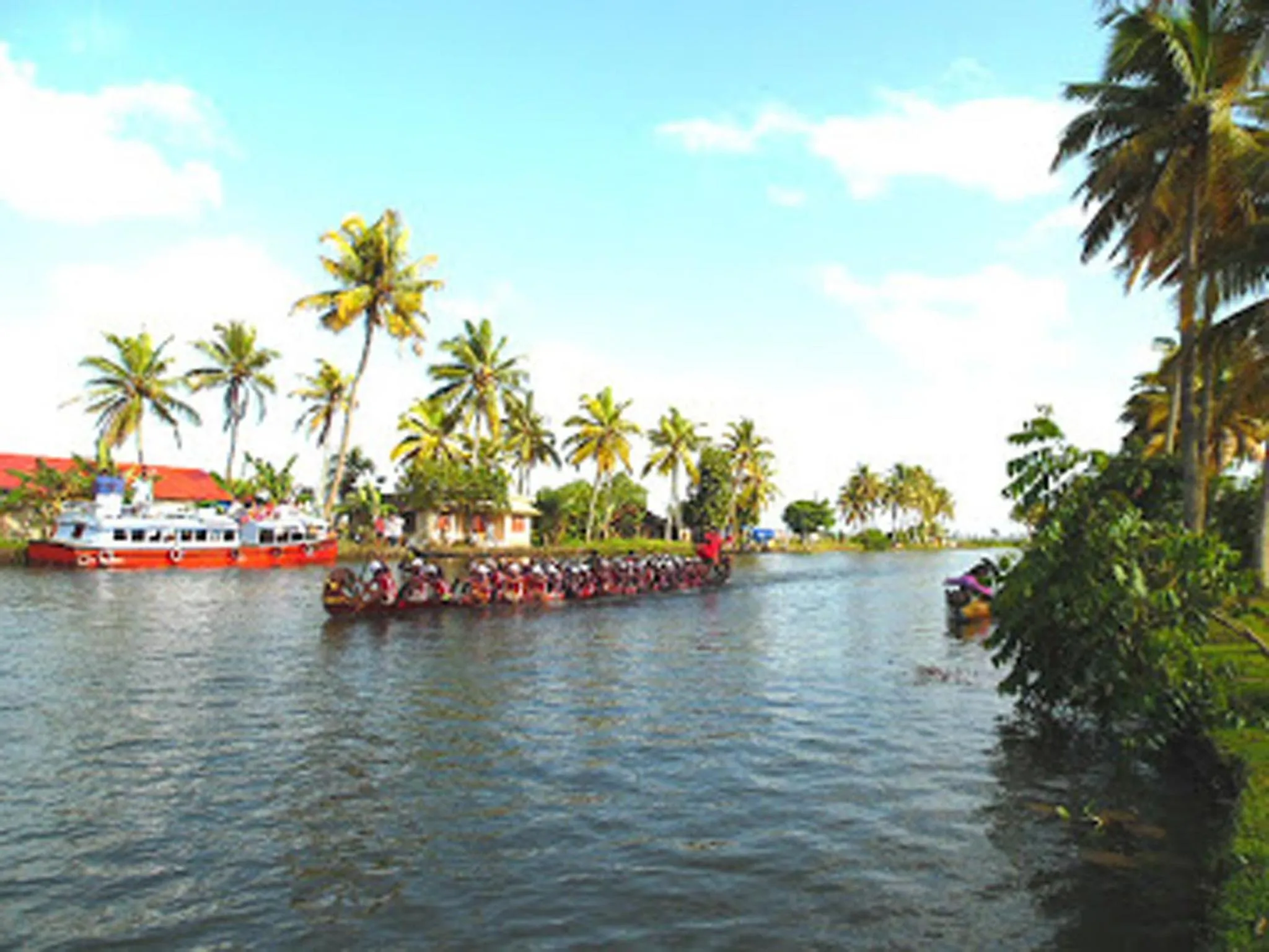 People in Eco Trails Houseboats