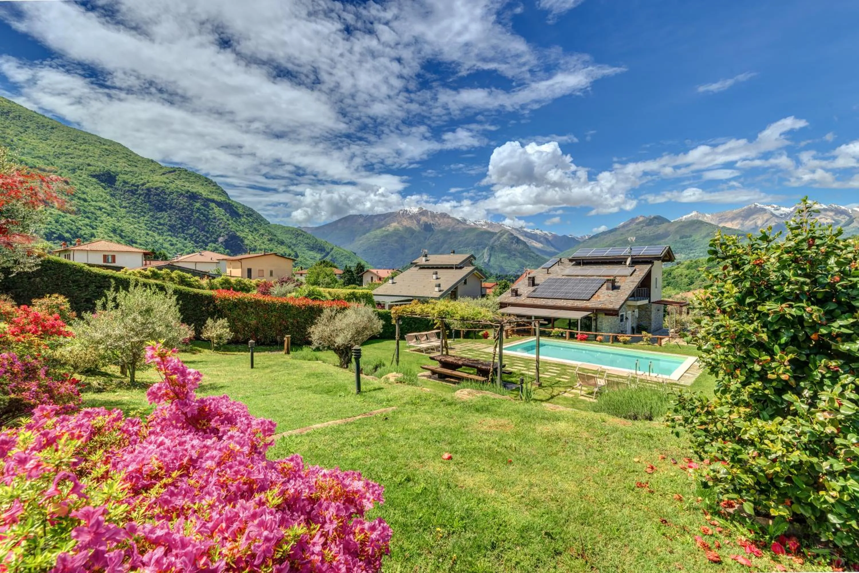 Villa La Corte with amazing pool and garden