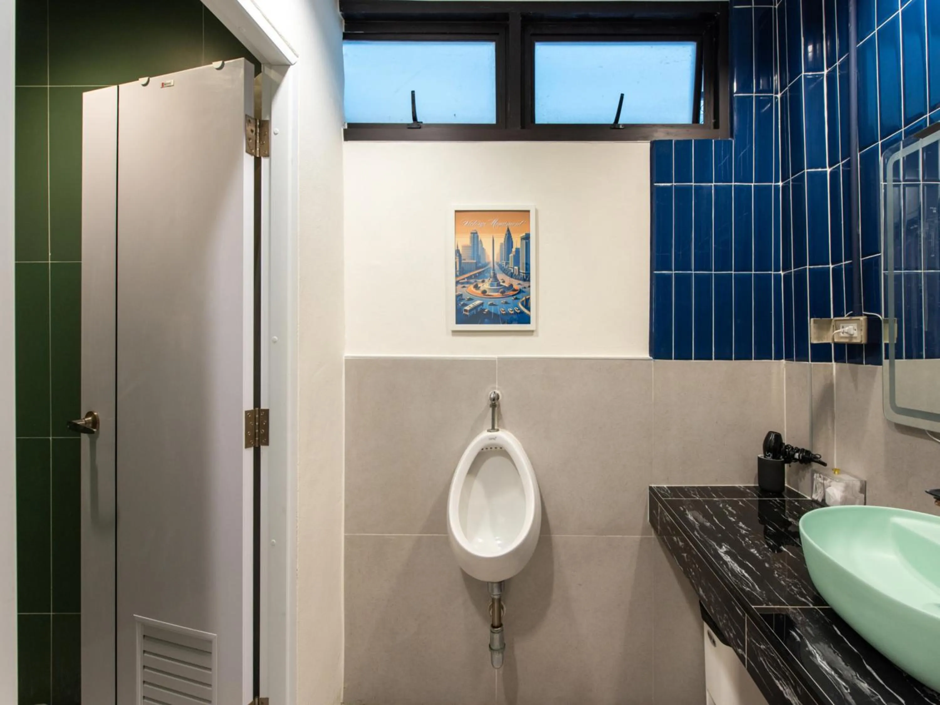 Toilet in The City Yaowarat