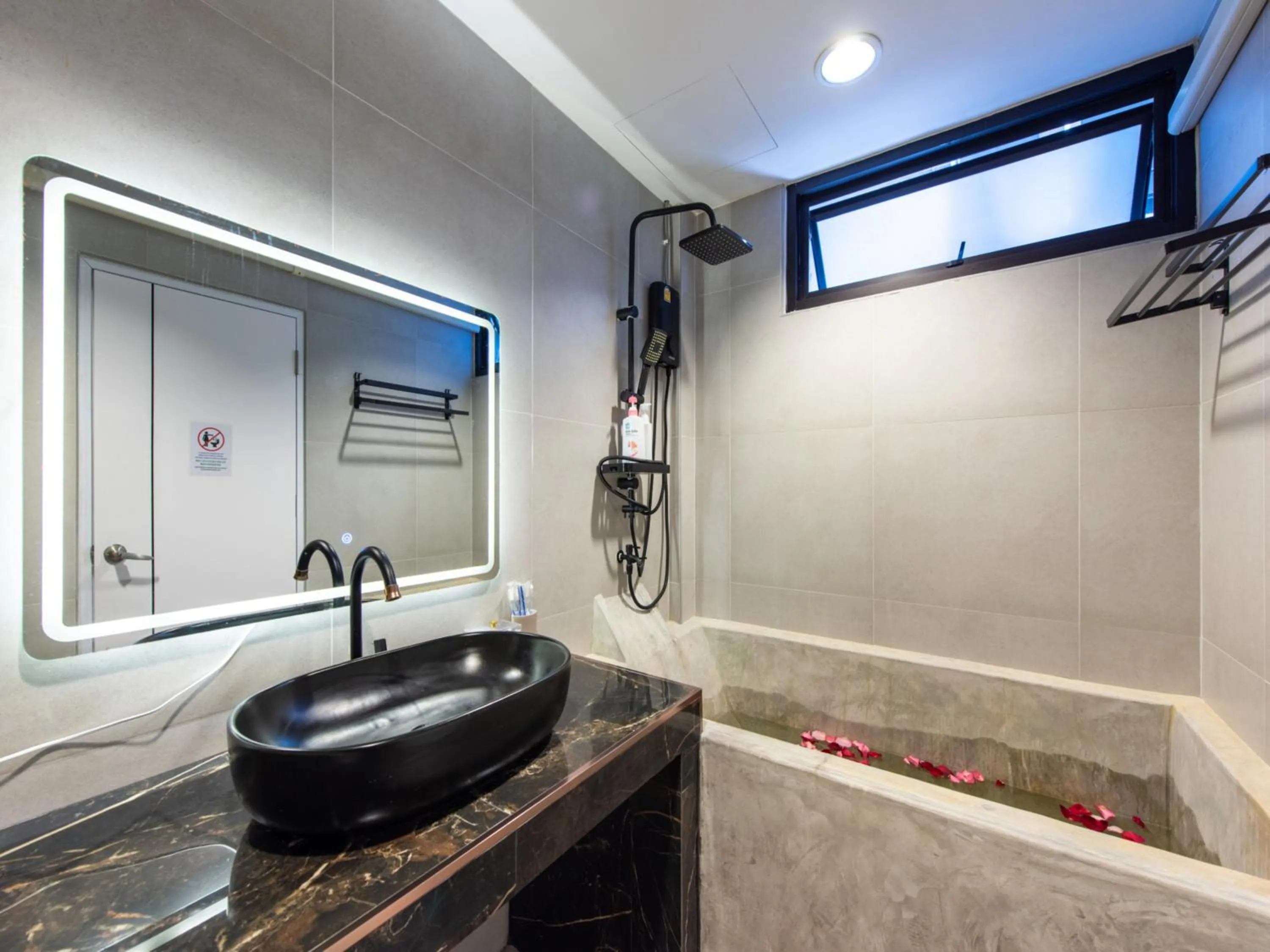 Bathroom in The City Yaowarat