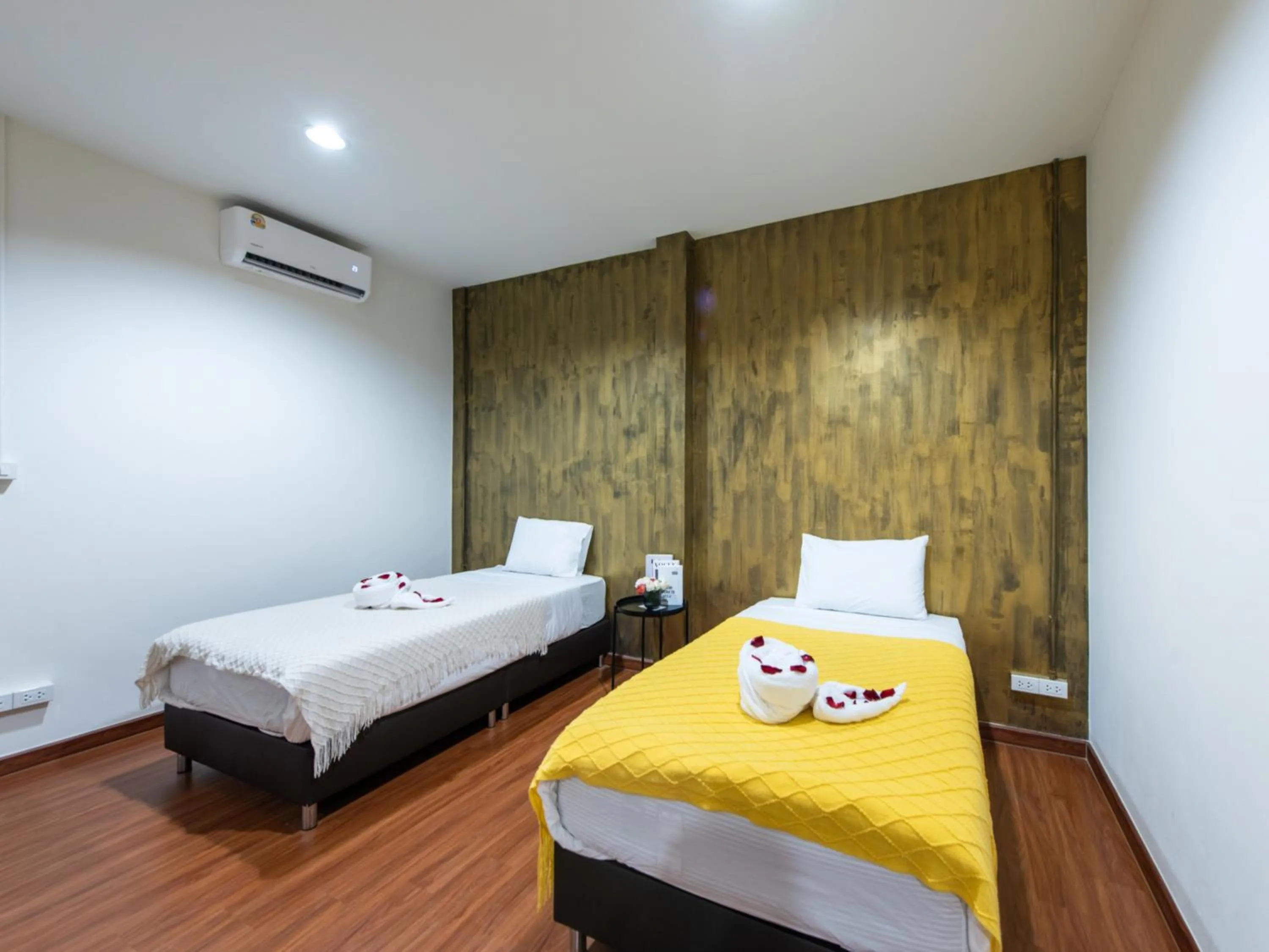 Bedroom, Bed in The City Yaowarat