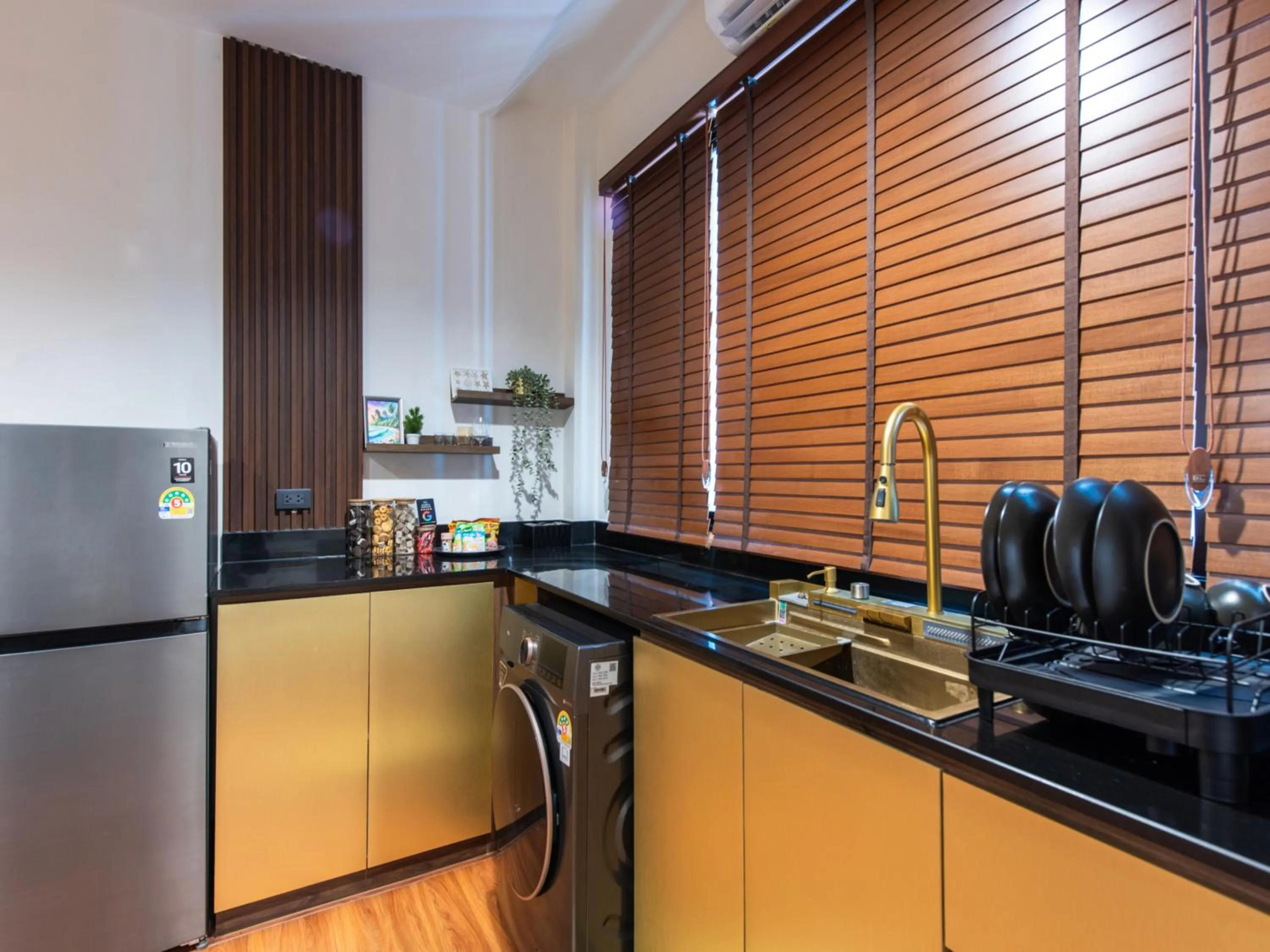 Kitchen or kitchenette in The City Yaowarat