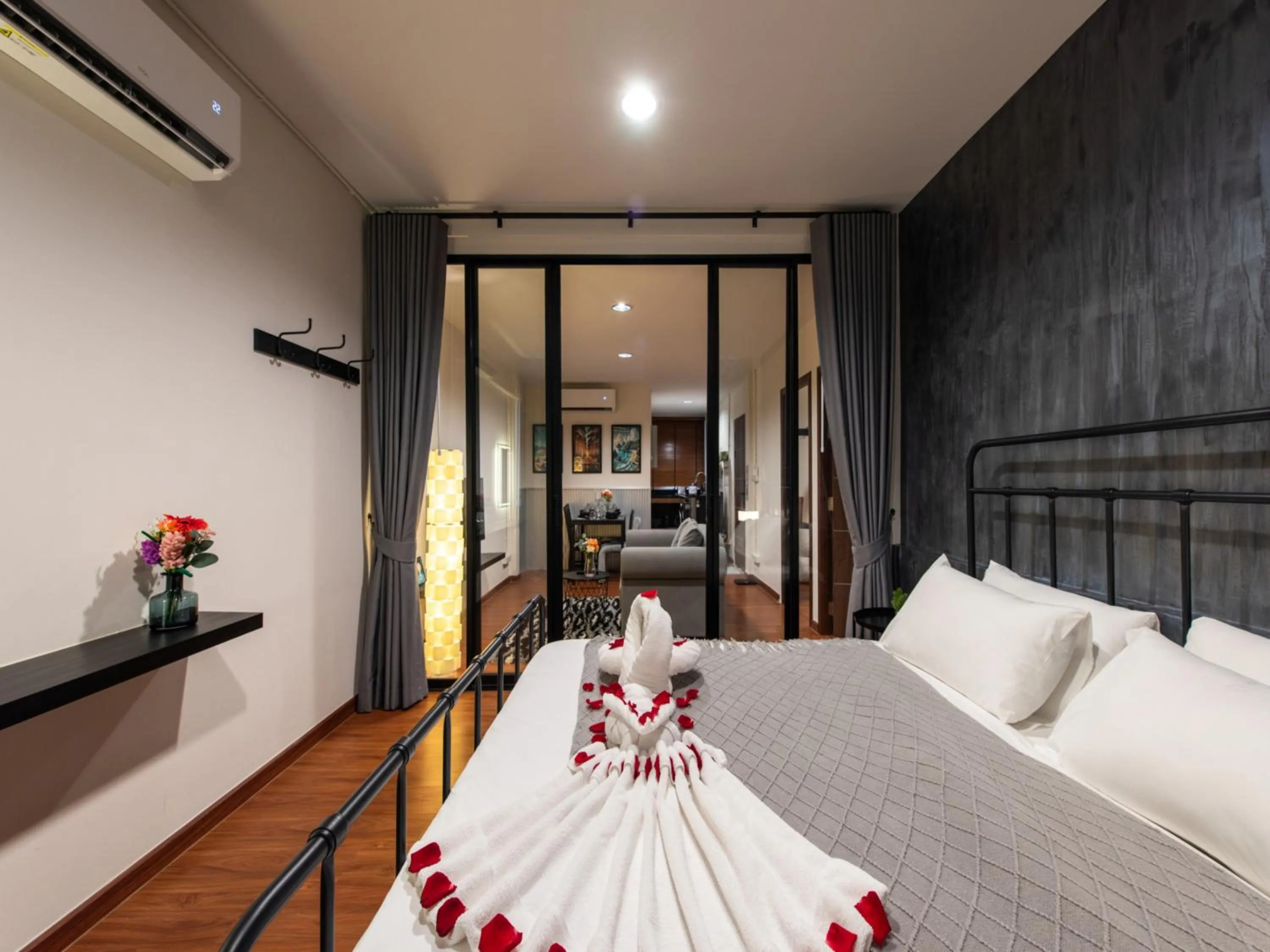 Bedroom, Bed in The City Yaowarat