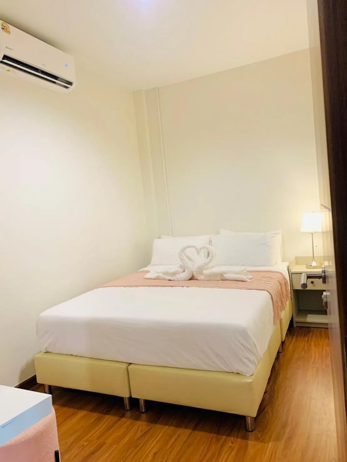 Bedroom, Bed in The City Yaowarat