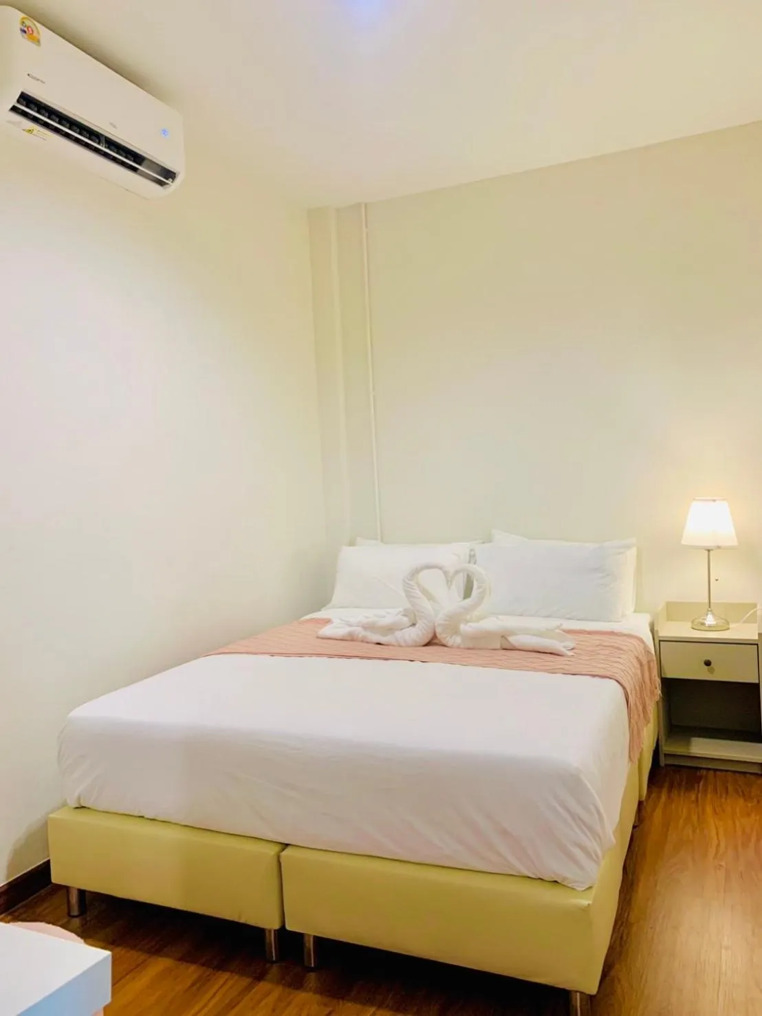 Bedroom, Bed in The City Yaowarat