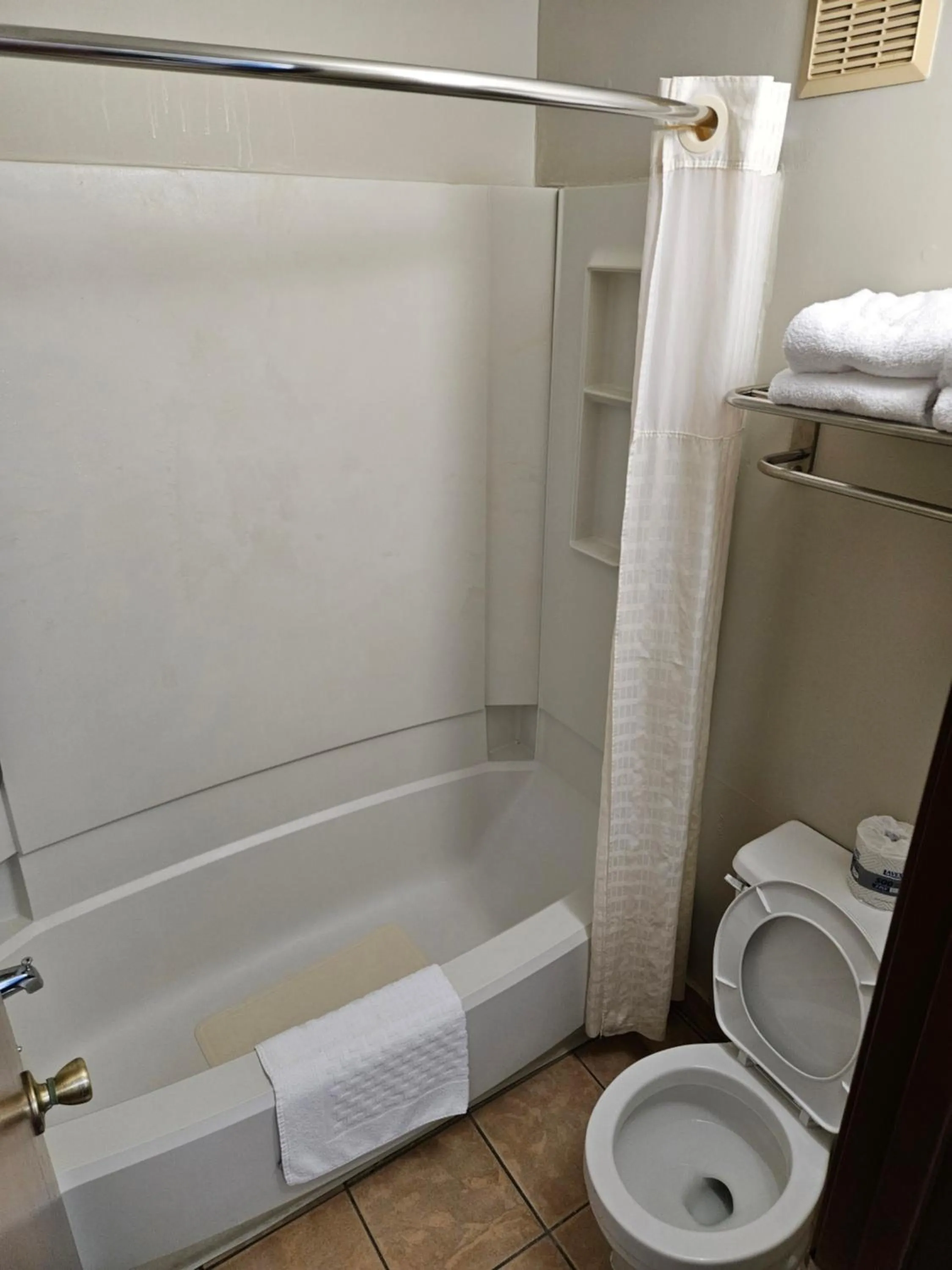Budget Double Room in Hotel Deerfield Inn & Suites Acworth Atlanta