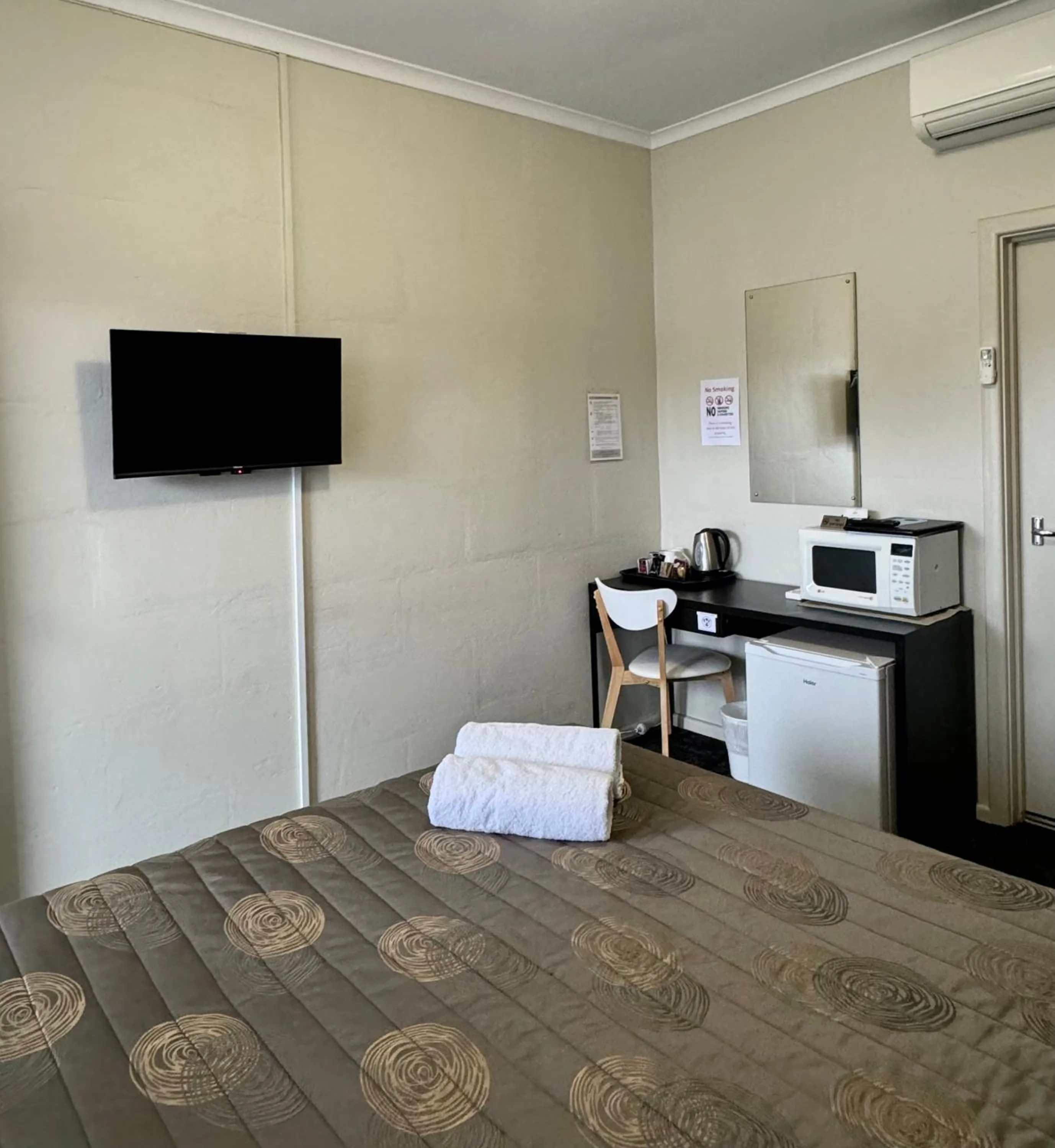 TV and multimedia, Bed in 105 On The Park