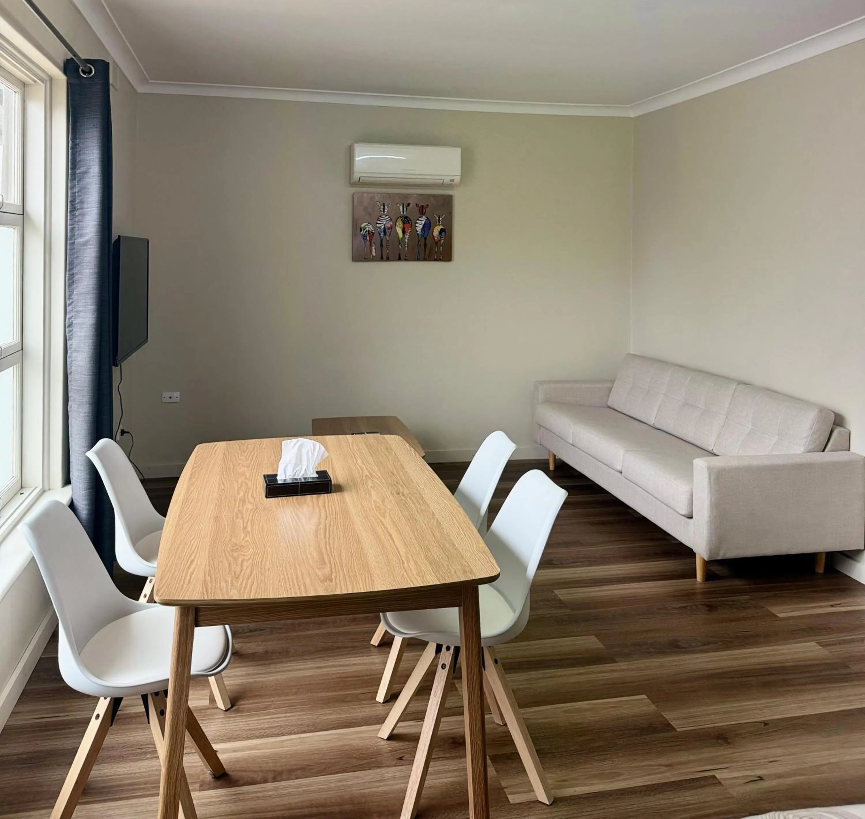 Seating area in 105 On The Park