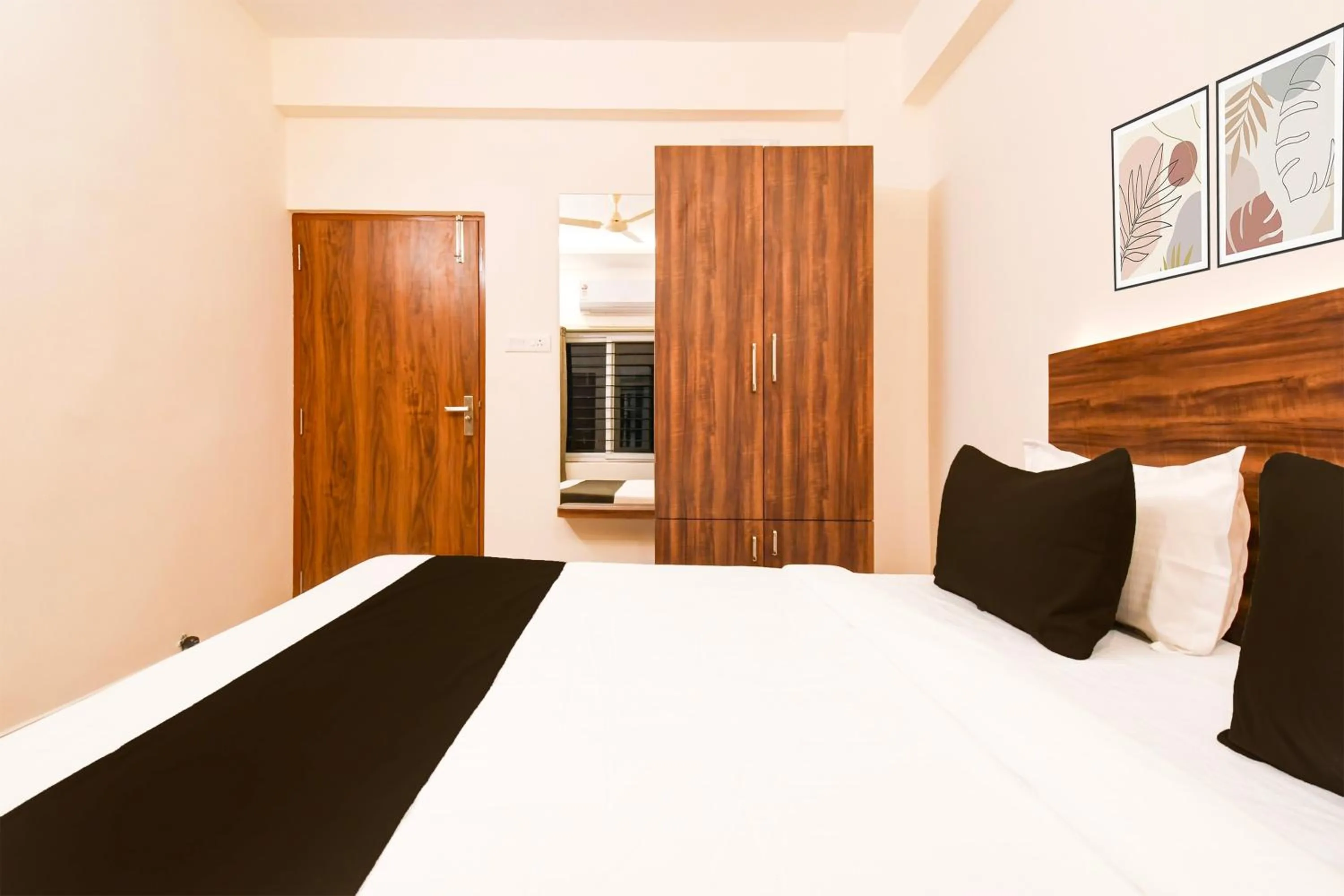 Bedroom in Super Hotel O GAJAPATI PREMIUM