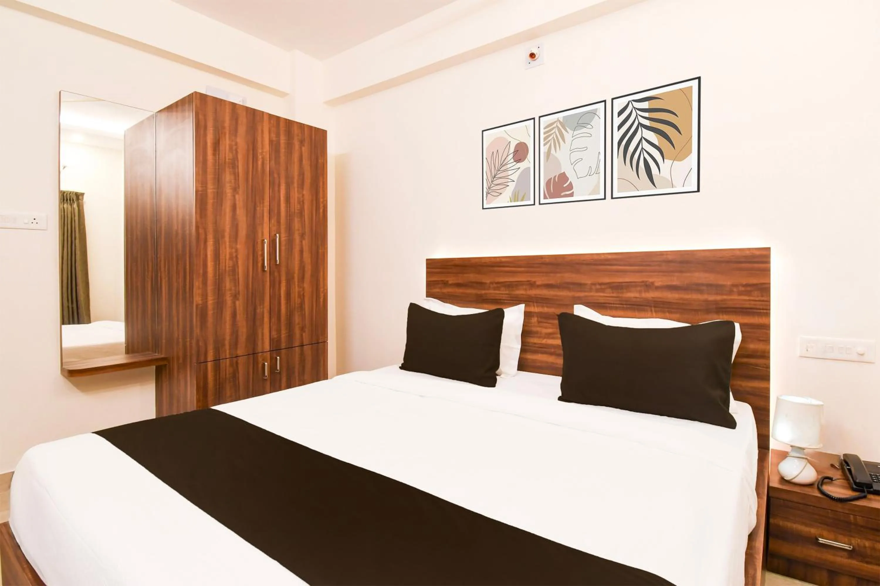 Bedroom in Super Hotel O GAJAPATI PREMIUM