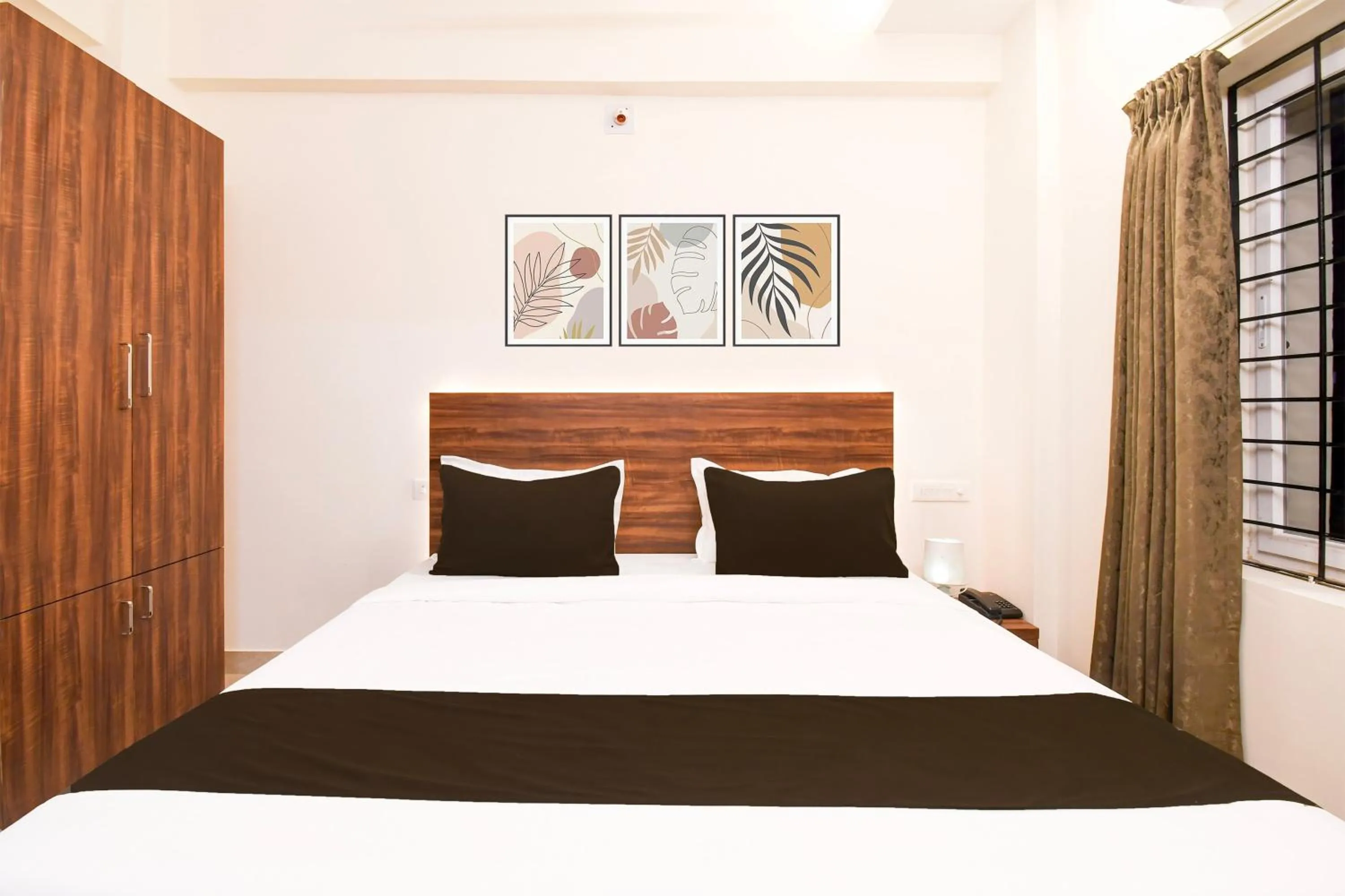 Bedroom in Super Hotel O GAJAPATI PREMIUM