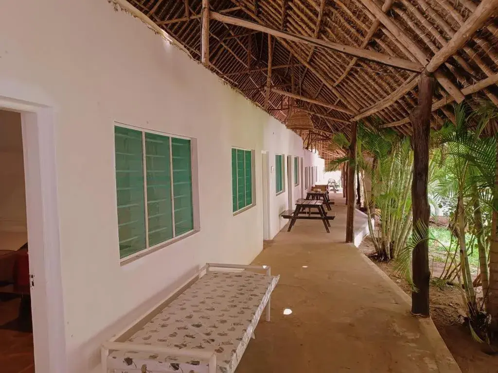 Deluxe Room in Travellers Inn Resort Malindi Deluxe Room in Travellers Inn Resort Malindi