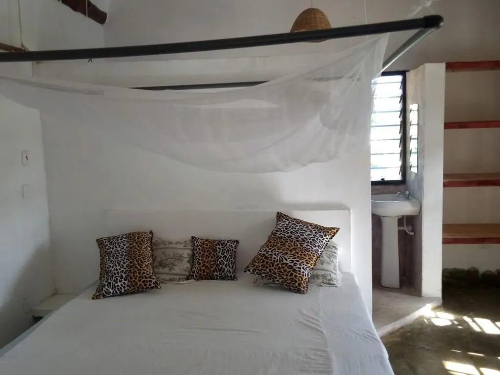 Bed in Travellers Inn Resort Malindi